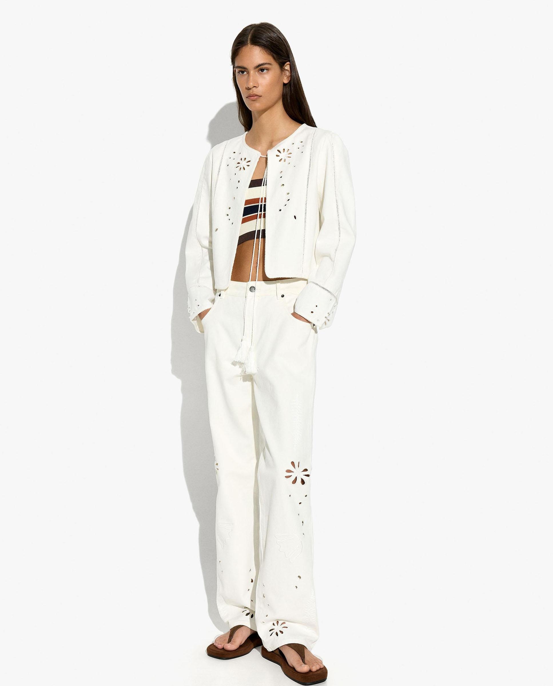 Parfois - Vaqueros rectos de mujer 100% algodón con perforaciones decorativas en liso.