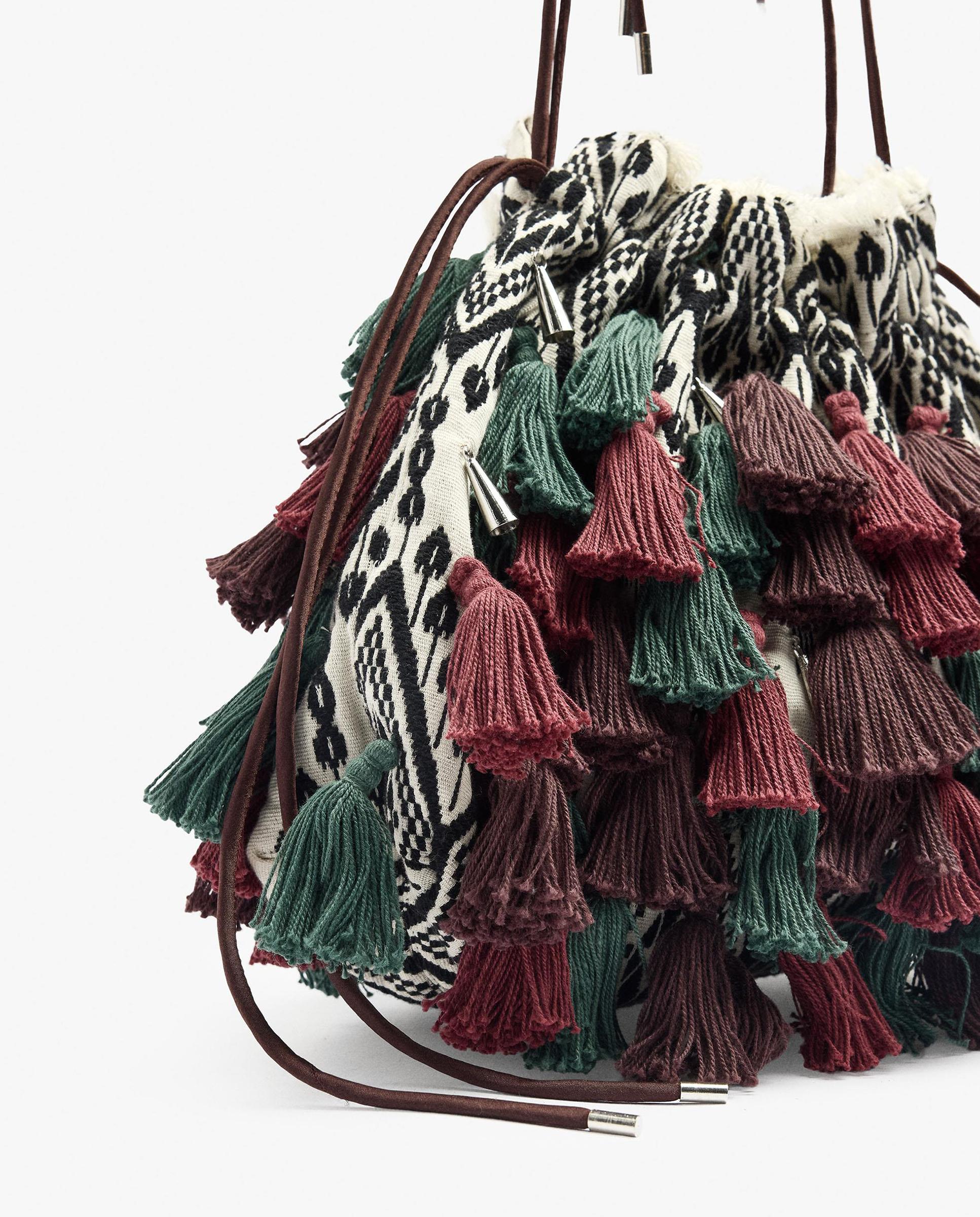 Bolso de fiesta convertible a bandolera con borlas decorativas y cierre de cuerda en liso - Parfois - Multicolor Multicolor-3