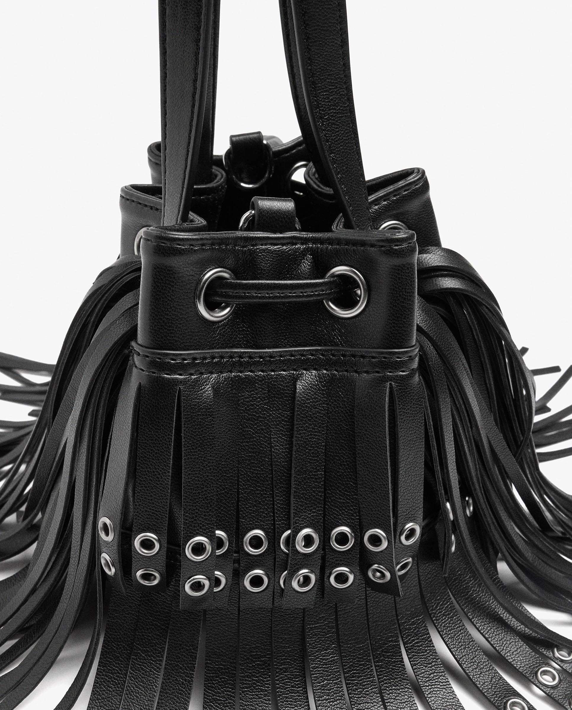 Bolso de hombro con flecos decorativos y cierre de cuerda - Parfois - Negro Negro-3
