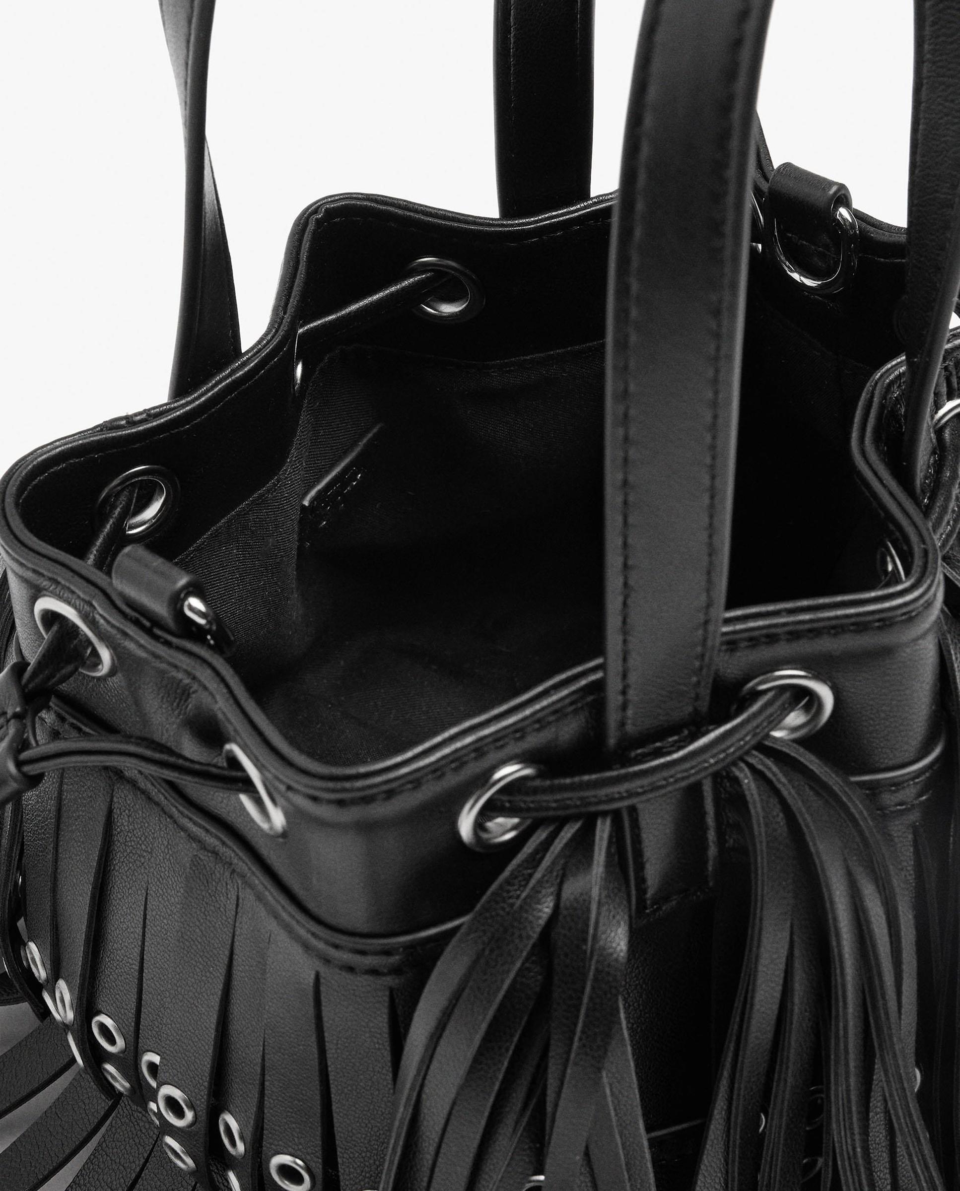 Bolso de hombro con flecos decorativos y cierre de cuerda - Parfois - Negro Negro-5