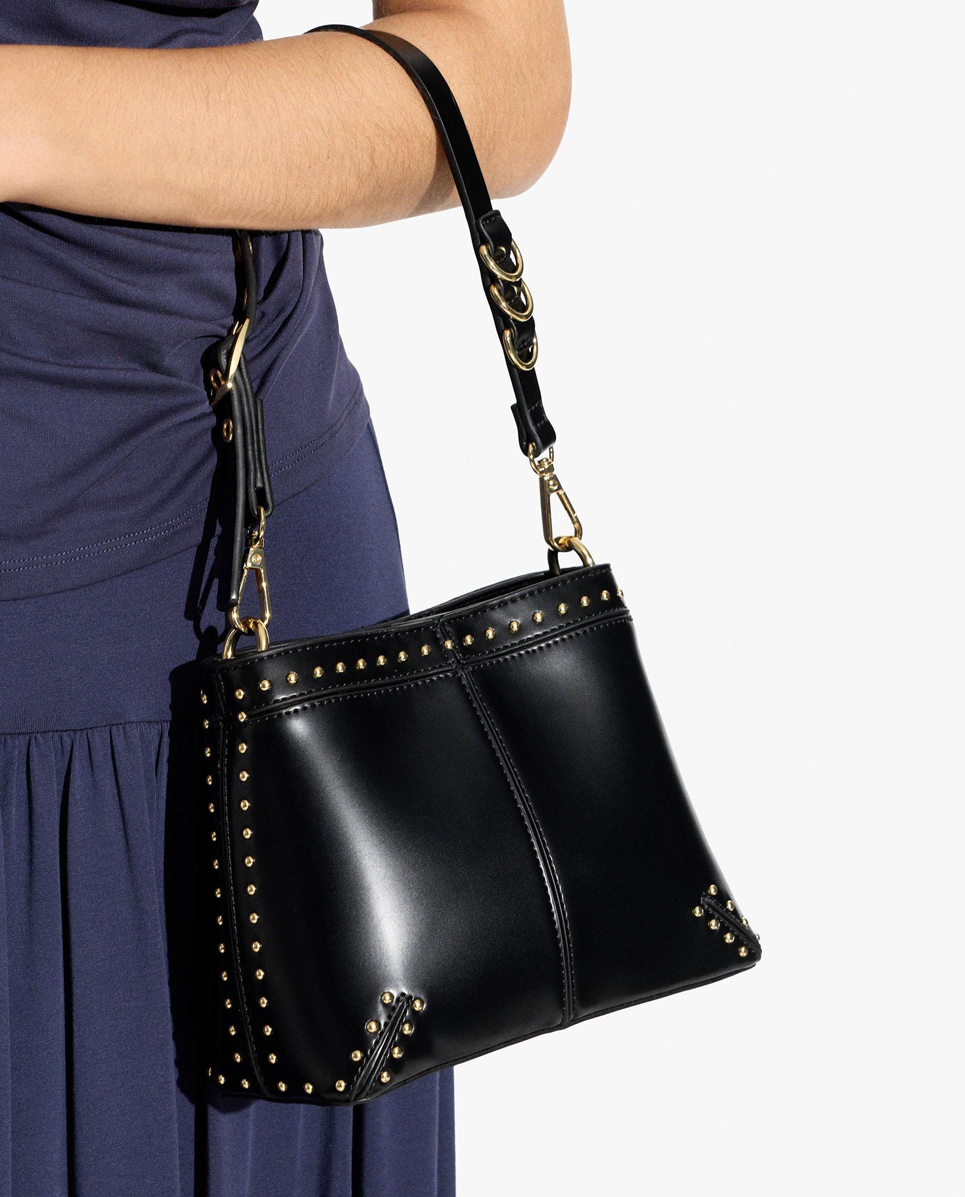 Bolso de hombro estilo bombonera con tachuelas y cierre imantado en liso - Parfois - Negro Negro-2