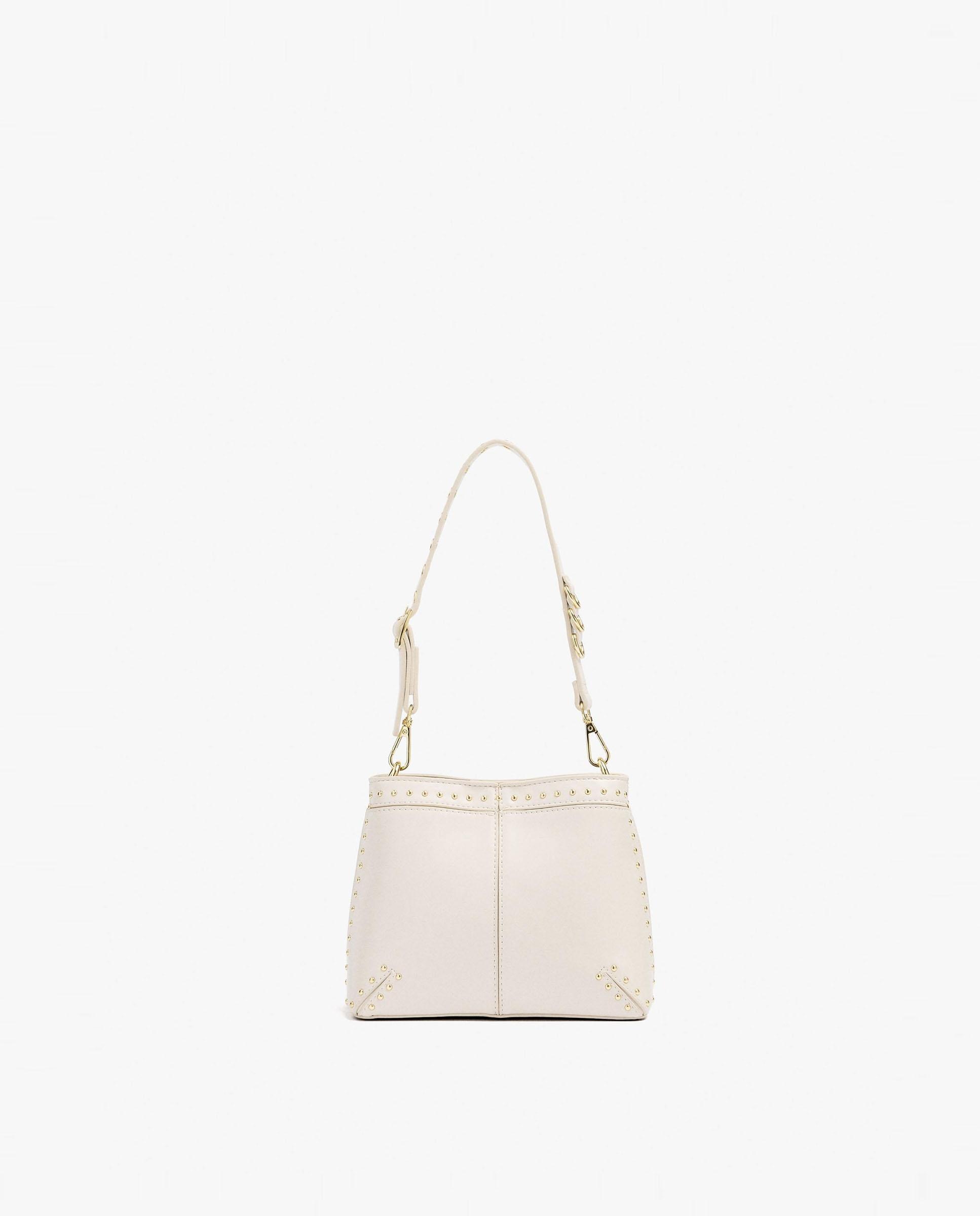 Bolso de hombro estilo bombonera con detalle de tachuelas y cierre imantado en liso - Parfois - Crudo Crudo-1