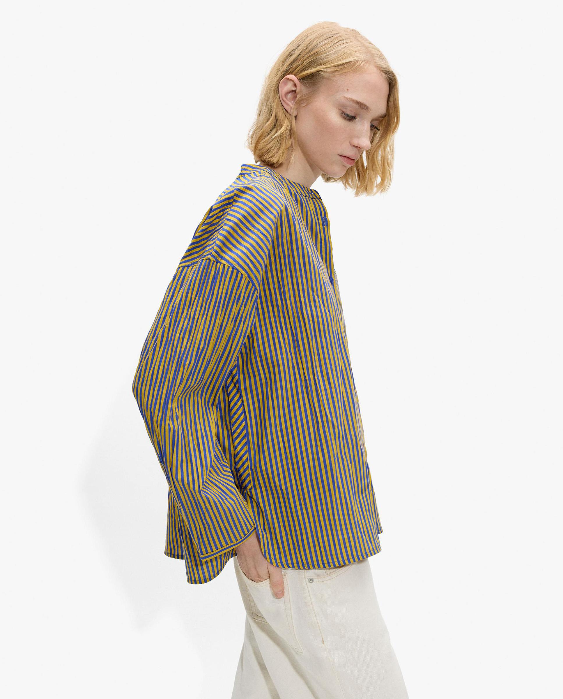 Parfois - Camisa de mujer de manga larga con estampado de rayas y cuello mao.