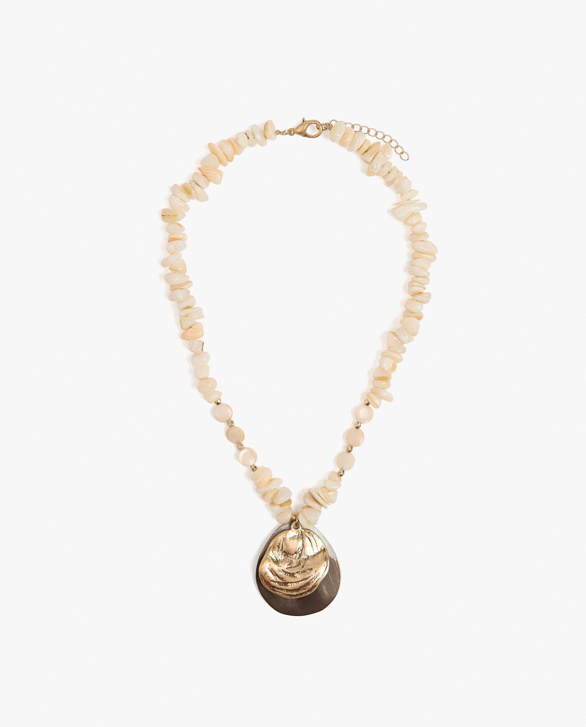 Collar corto de cuentas y abalorio de medalla decorativa - Parfois - Dorado Dorado-1