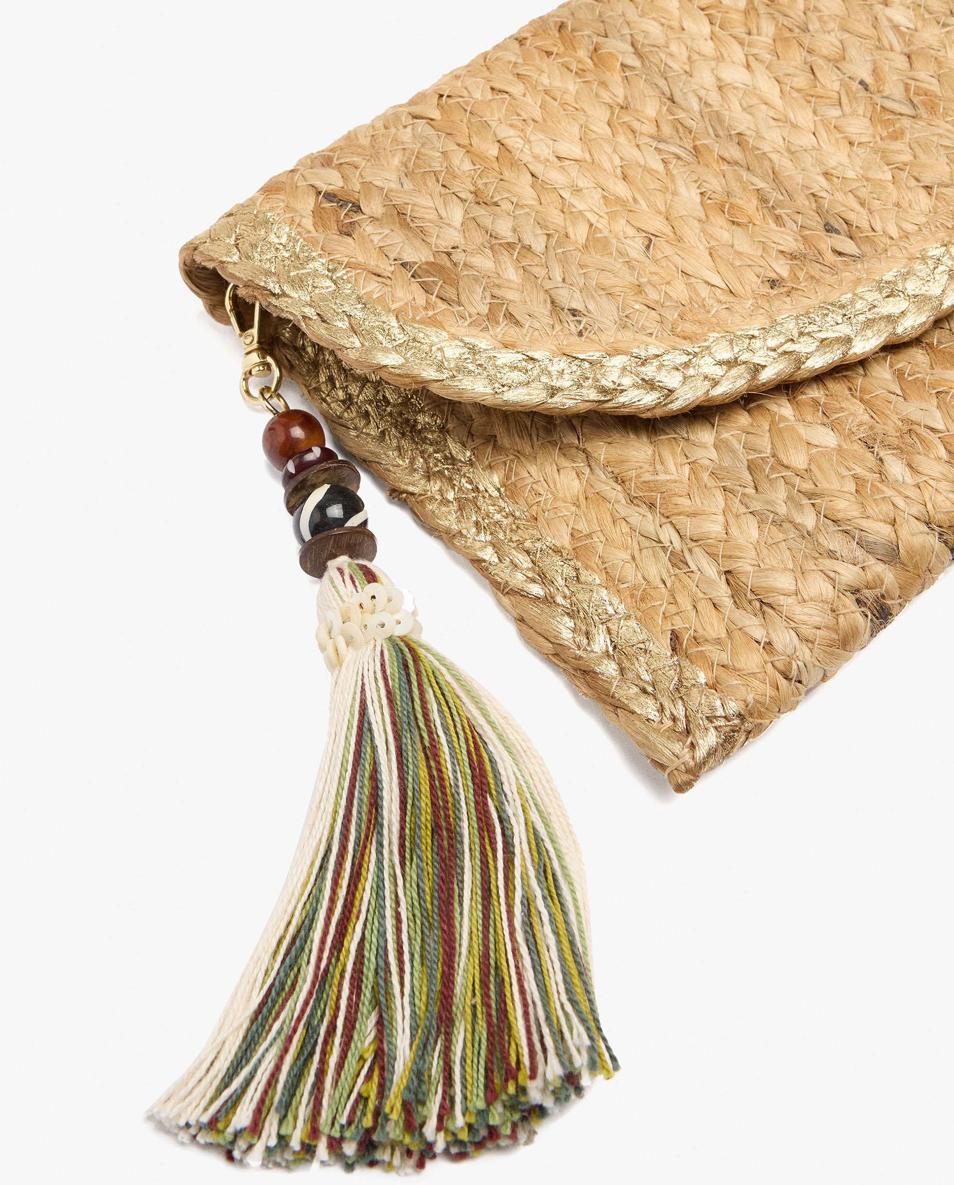 Bolso de fiesta convertible a bandolera estilo sobre con borla decorativa y cierre de imán - Parfois - Natural Natural-3