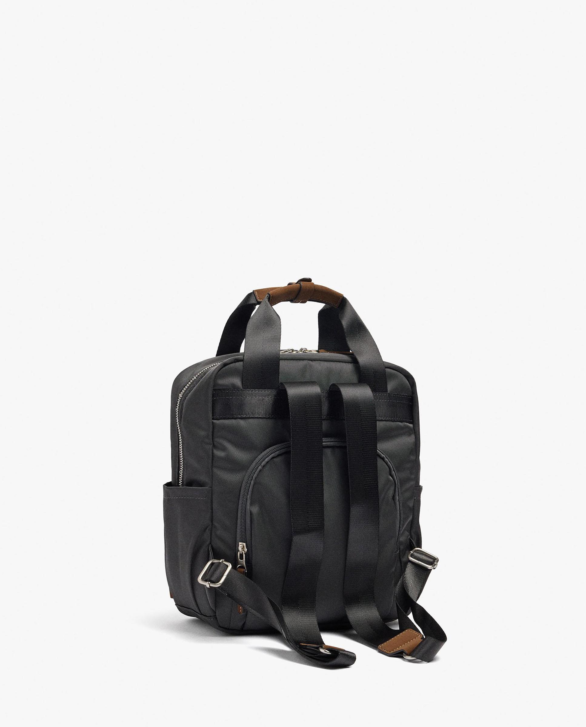 Mochila de mujer con varios bolsillos y cierre de cremallera con colgante extraíble en liso - Parfois - Negro Negro-2