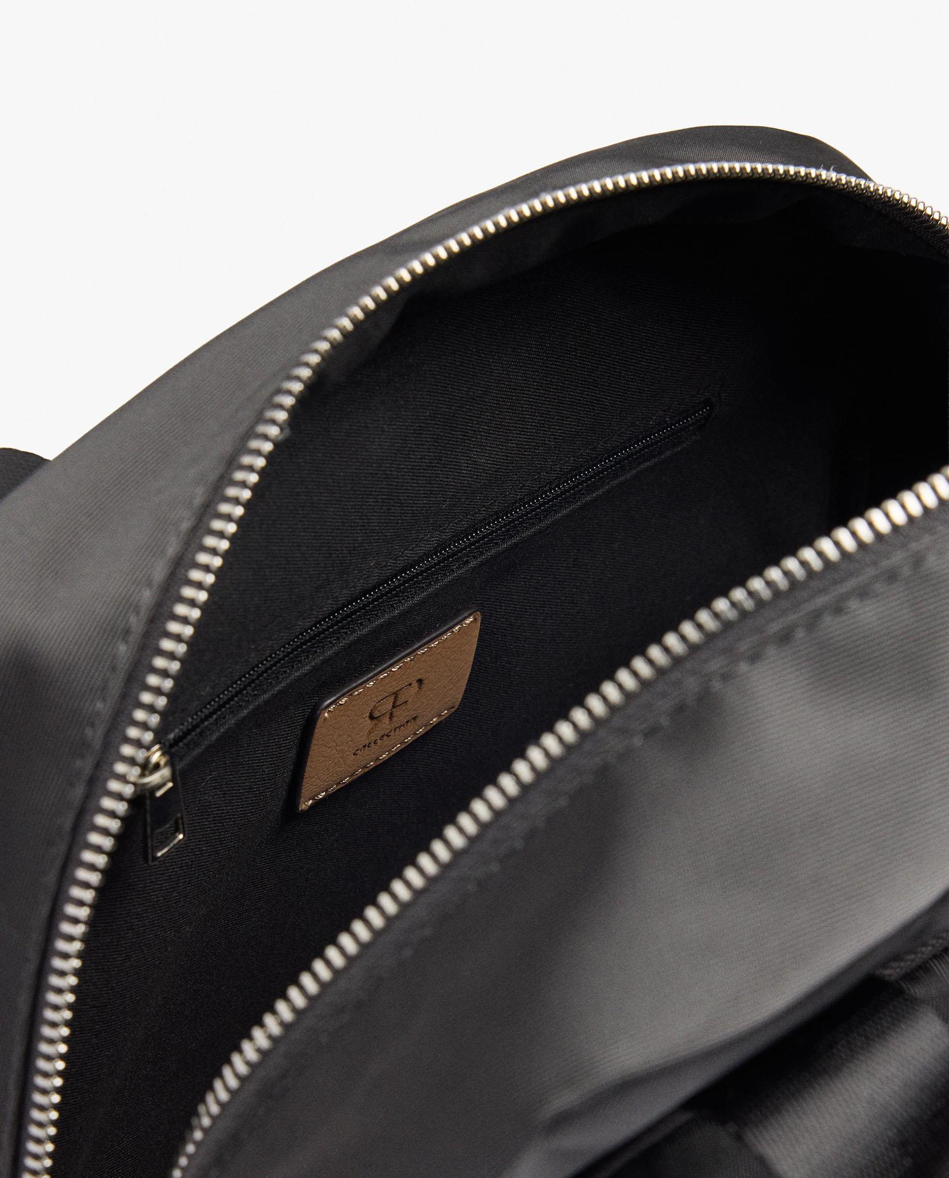 Mochila de mujer con varios bolsillos y cierre de cremallera con colgante extraíble en liso - Parfois - Negro Negro-4