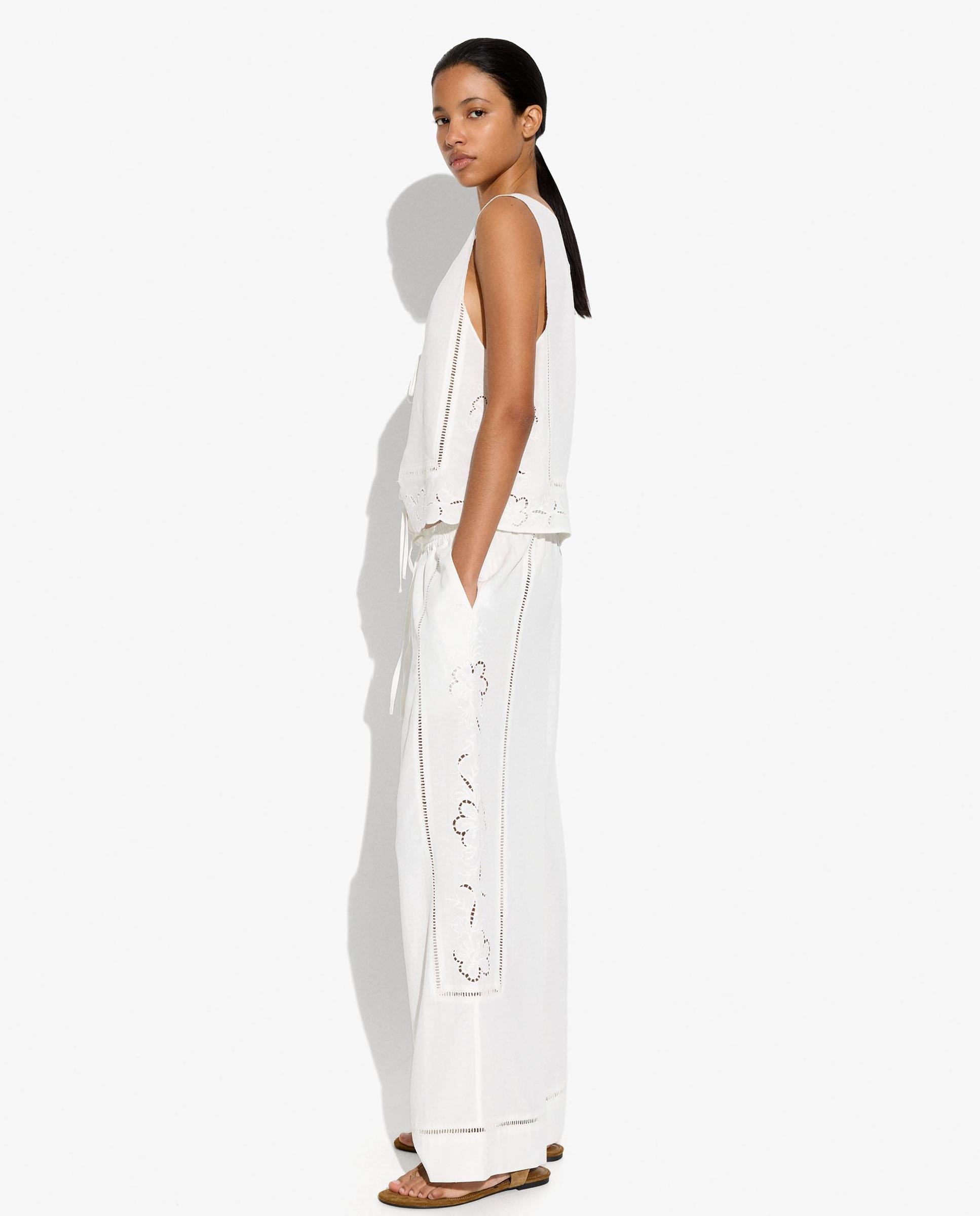 Pantalones rectos de mujer con cordón ajustable y detalles bordados - Parfois - Crudo Crudo-3