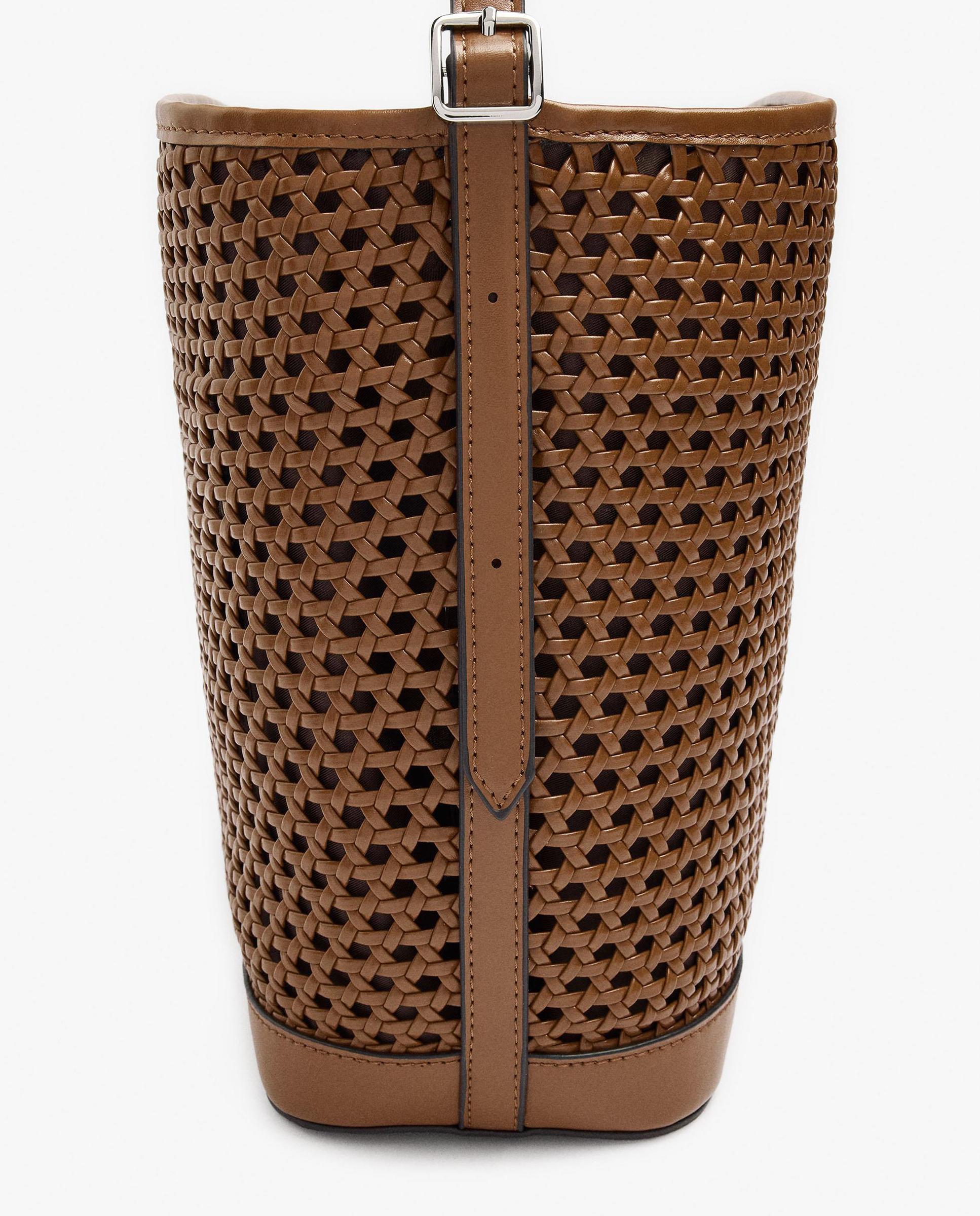 Bandolera de mujer estilo bombonera trenzado con cierre imantado en liso - Parfois - Camel Camel-3