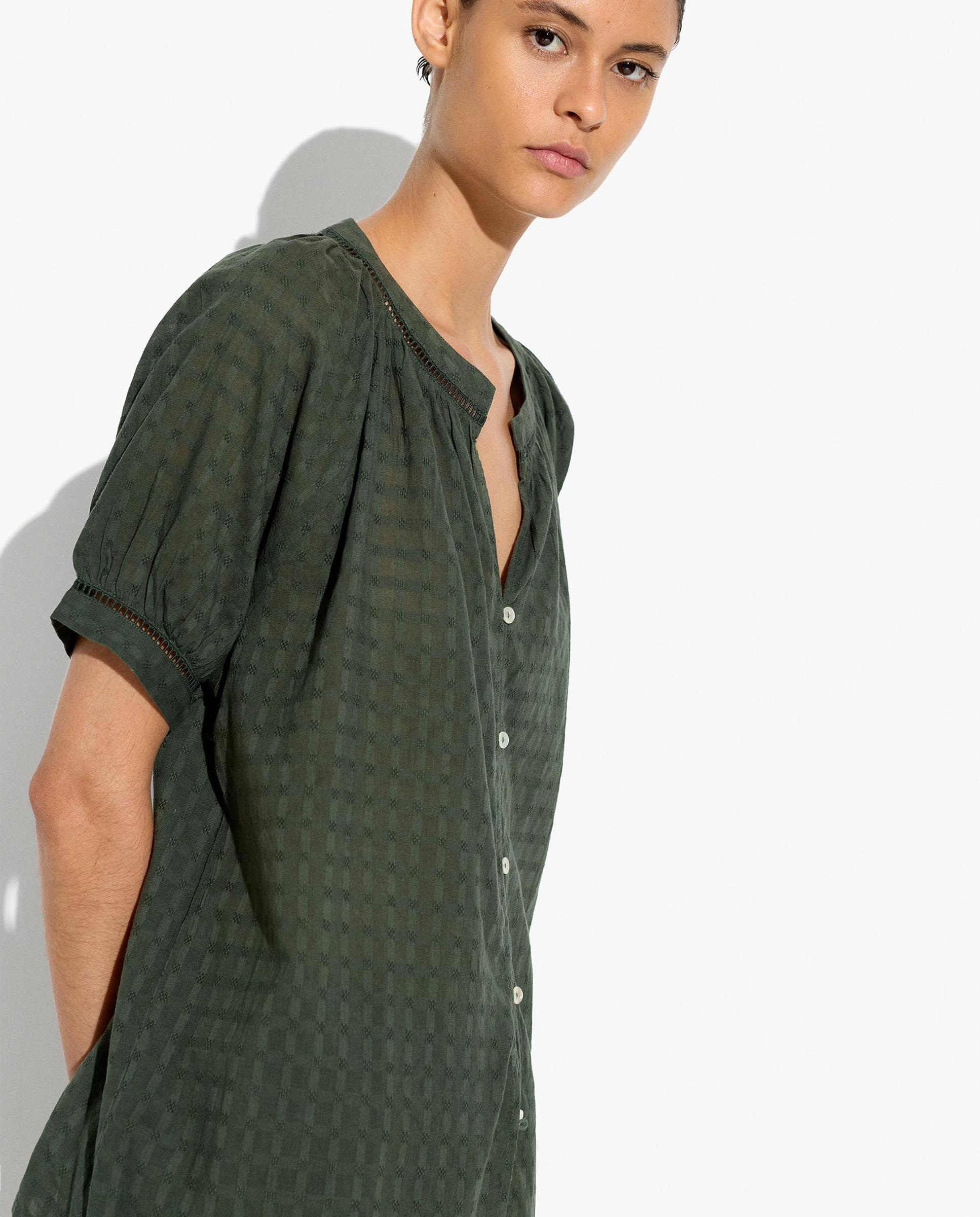 Camisa de mujer 100% algodón de manga corta con cuello mao en liso con bordados - Parfois - Kaki Kaki-3