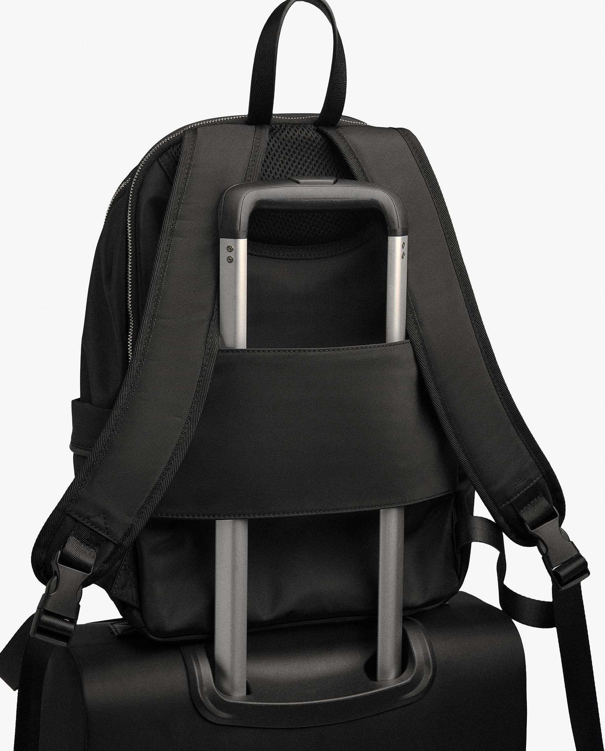 Mochila de mujer con varios bolsillos y cierre de cremallera en liso - Parfois - Negro Negro-5