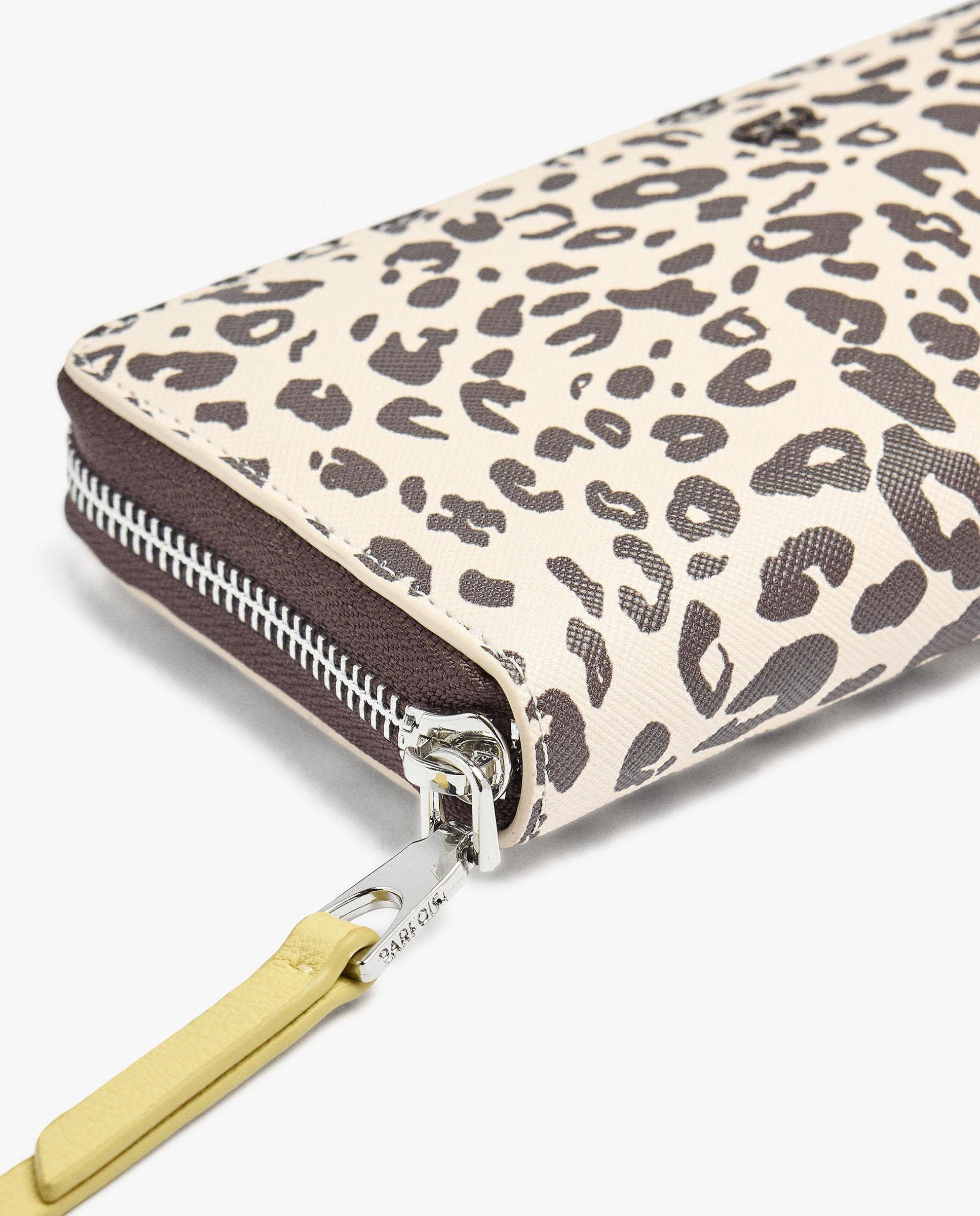 Cartera de mujer grande con cierre de cremallera y estampado animal print - Parfois - Marrón Marrón-3
