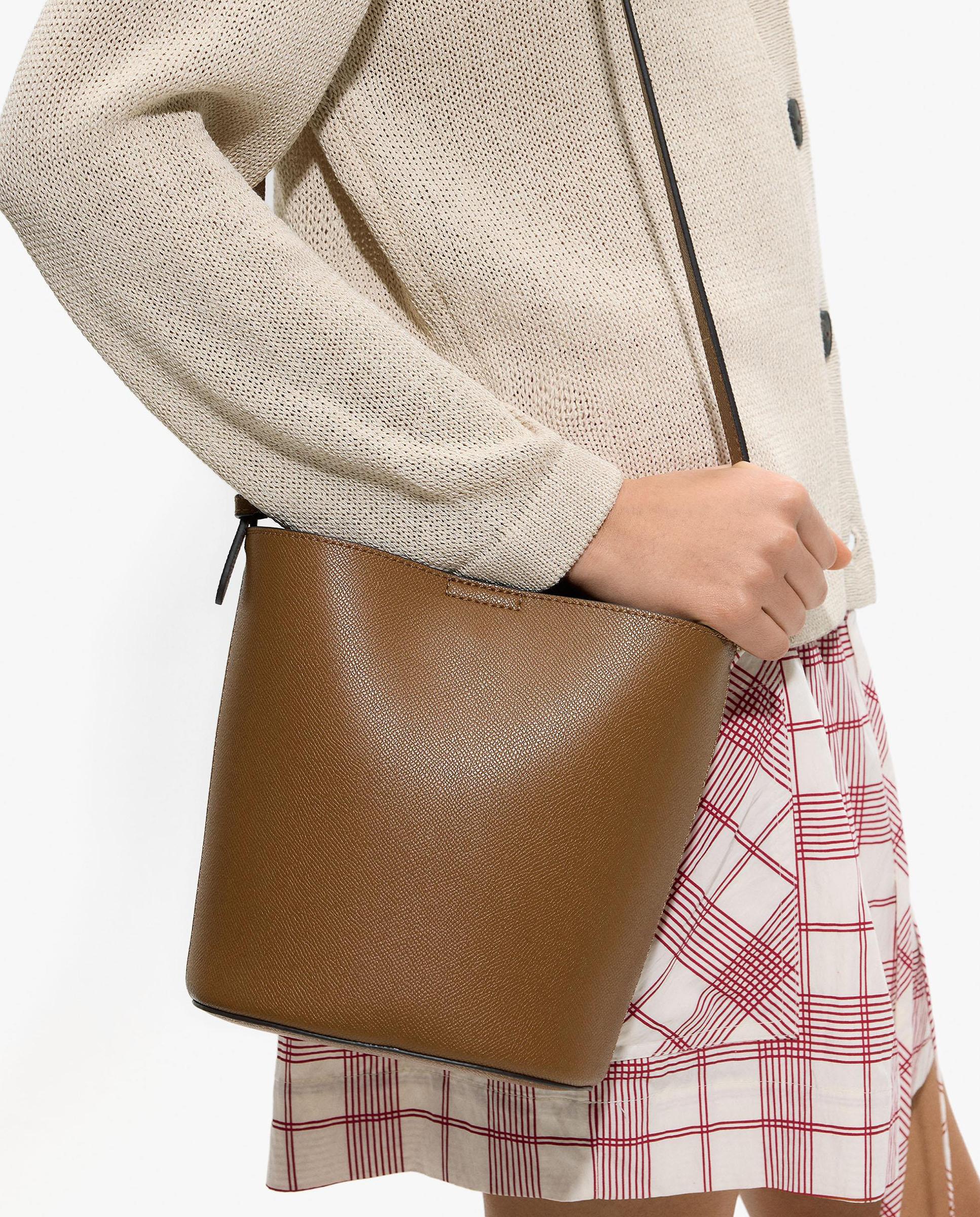 Bandolera de mujer con neceser extraíble y cierre imantado en liso - Parfois - Camel Camel-2