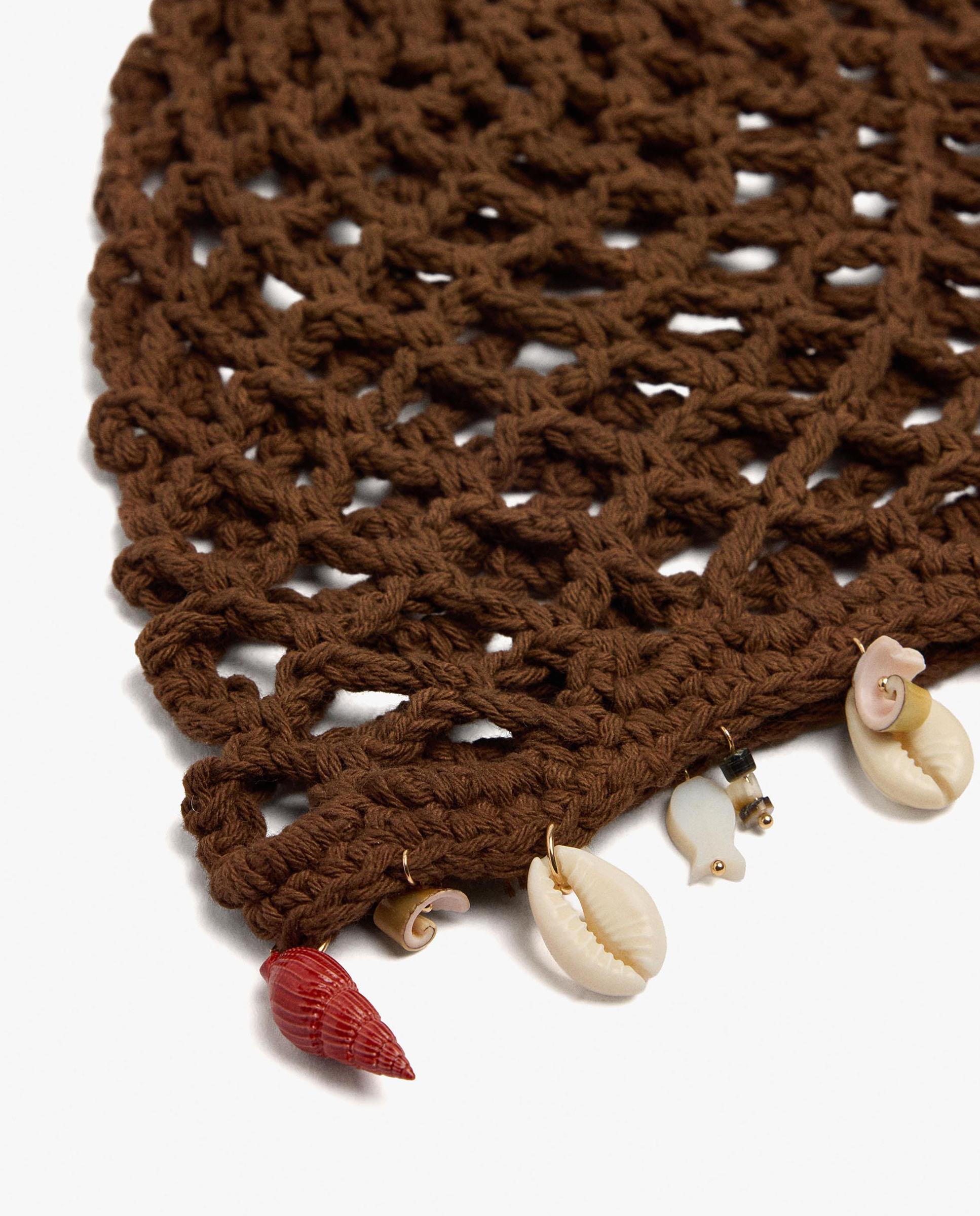 Gorro de mujer de crochet con conchas decorativas - Parfois - Marrón oscuro Marrón oscuro-3