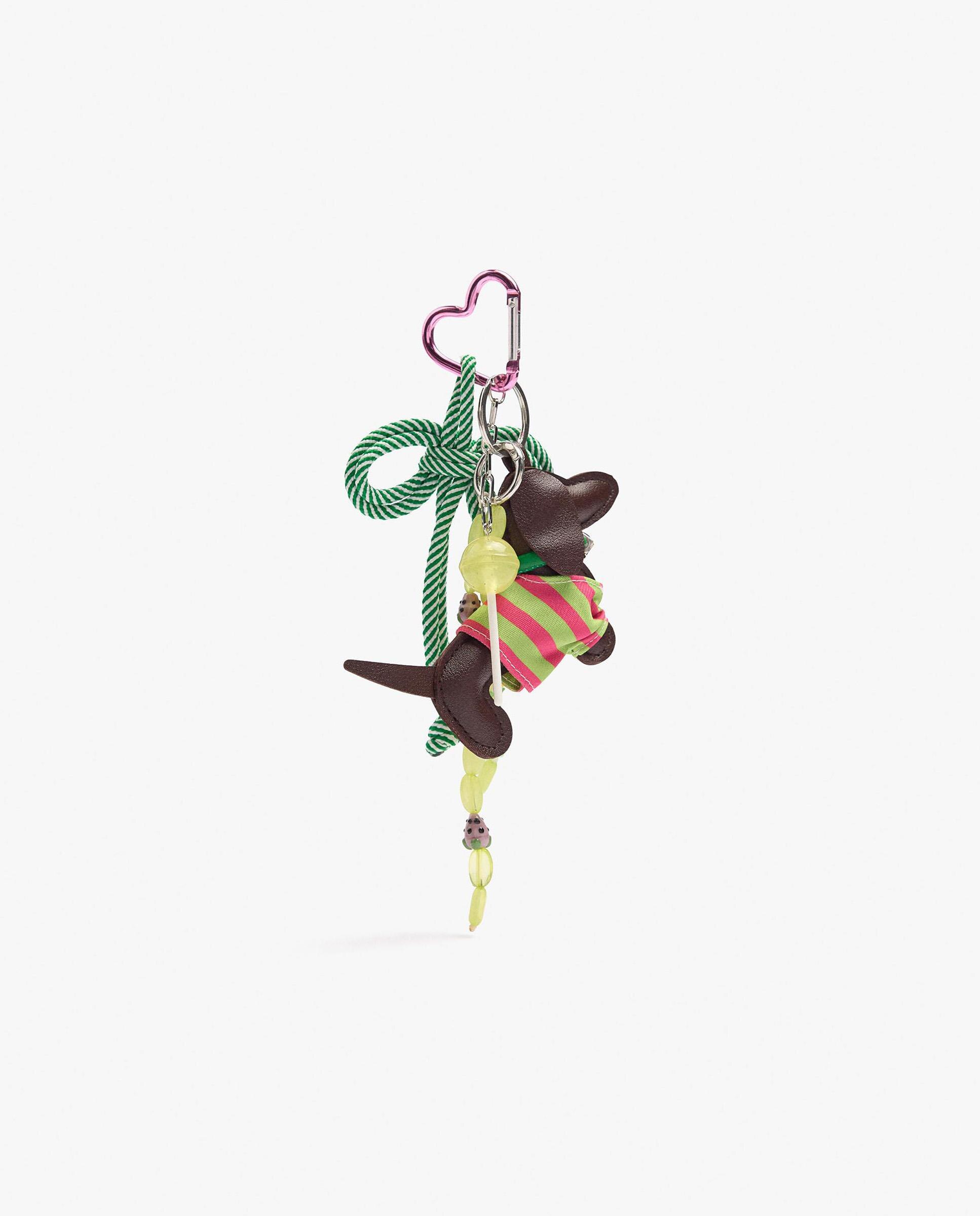Imagen 0 de Llavero con charm de perro y abalorios decorativos Multicolor