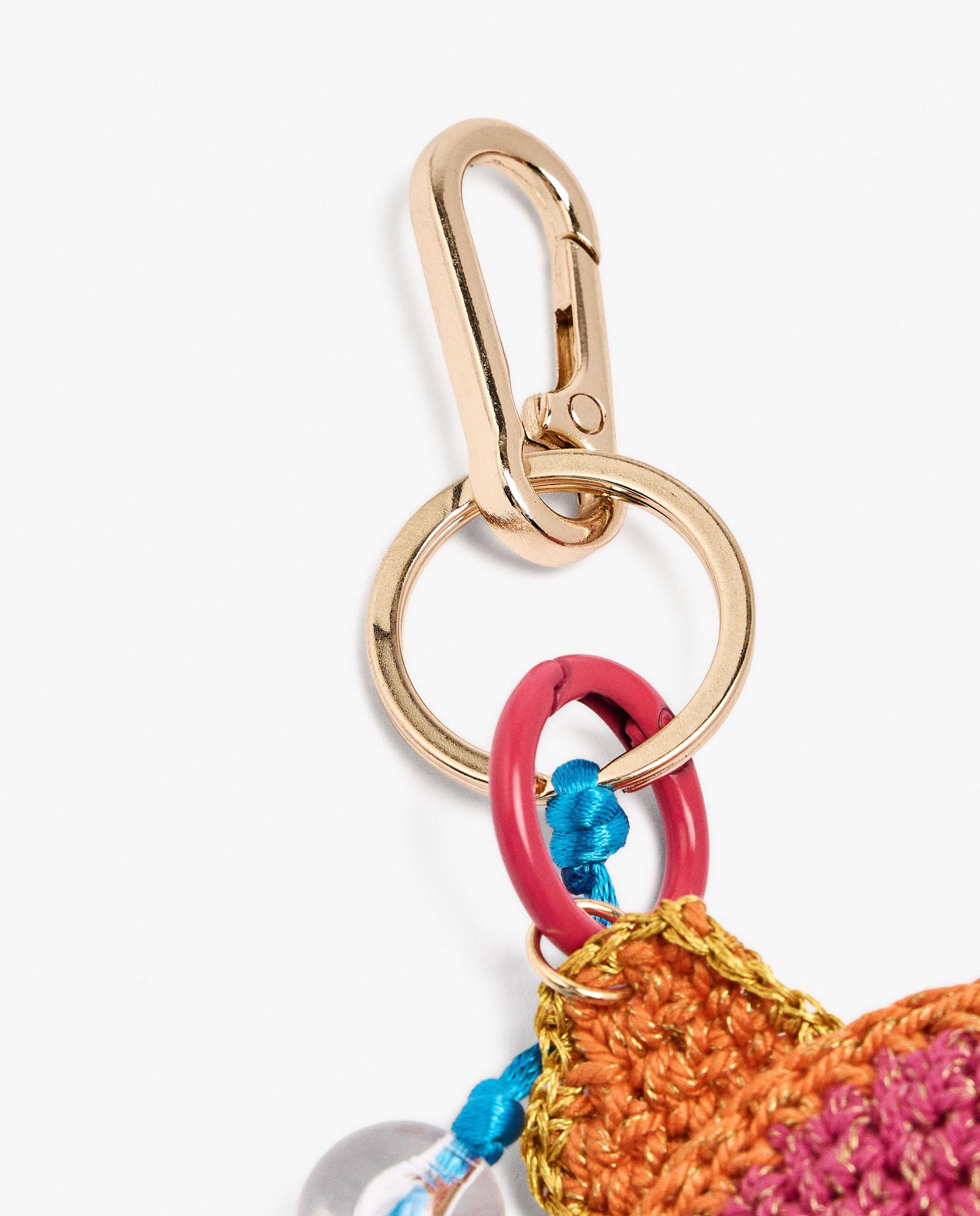 Llavero con charm de pescado de crochet y cuentas - Parfois - Multicolor Multicolor-2