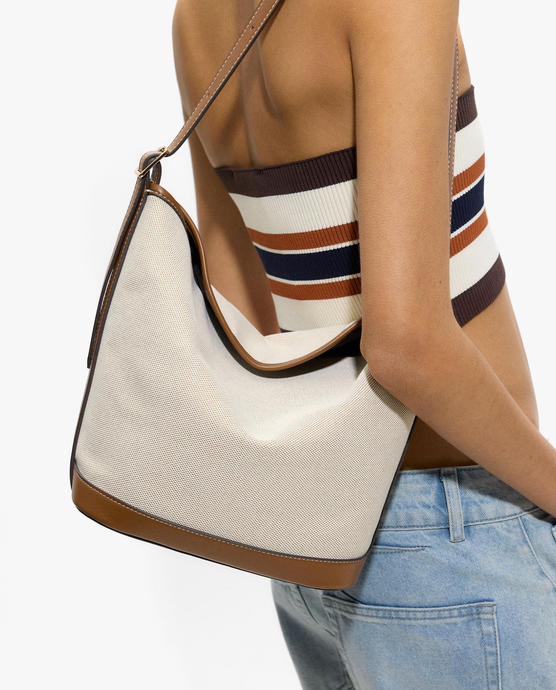 Bandolera de mujer estilo bombonera con cierre imantado en liso - Parfois - Beige Beige-2
