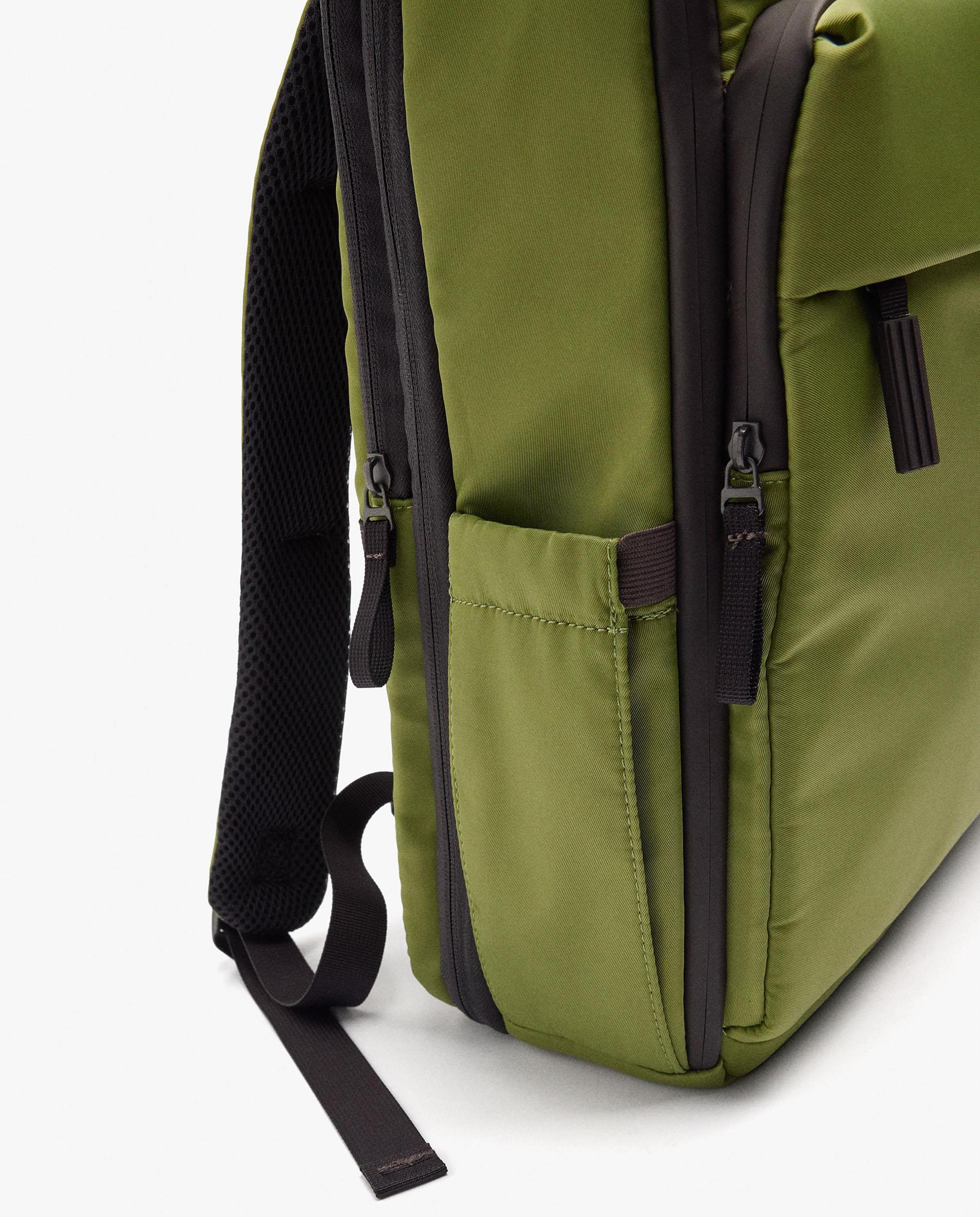 Mochila de mujer con varios compartimentos y cierre de cremallera en liso - Parfois - Verde Verde-3