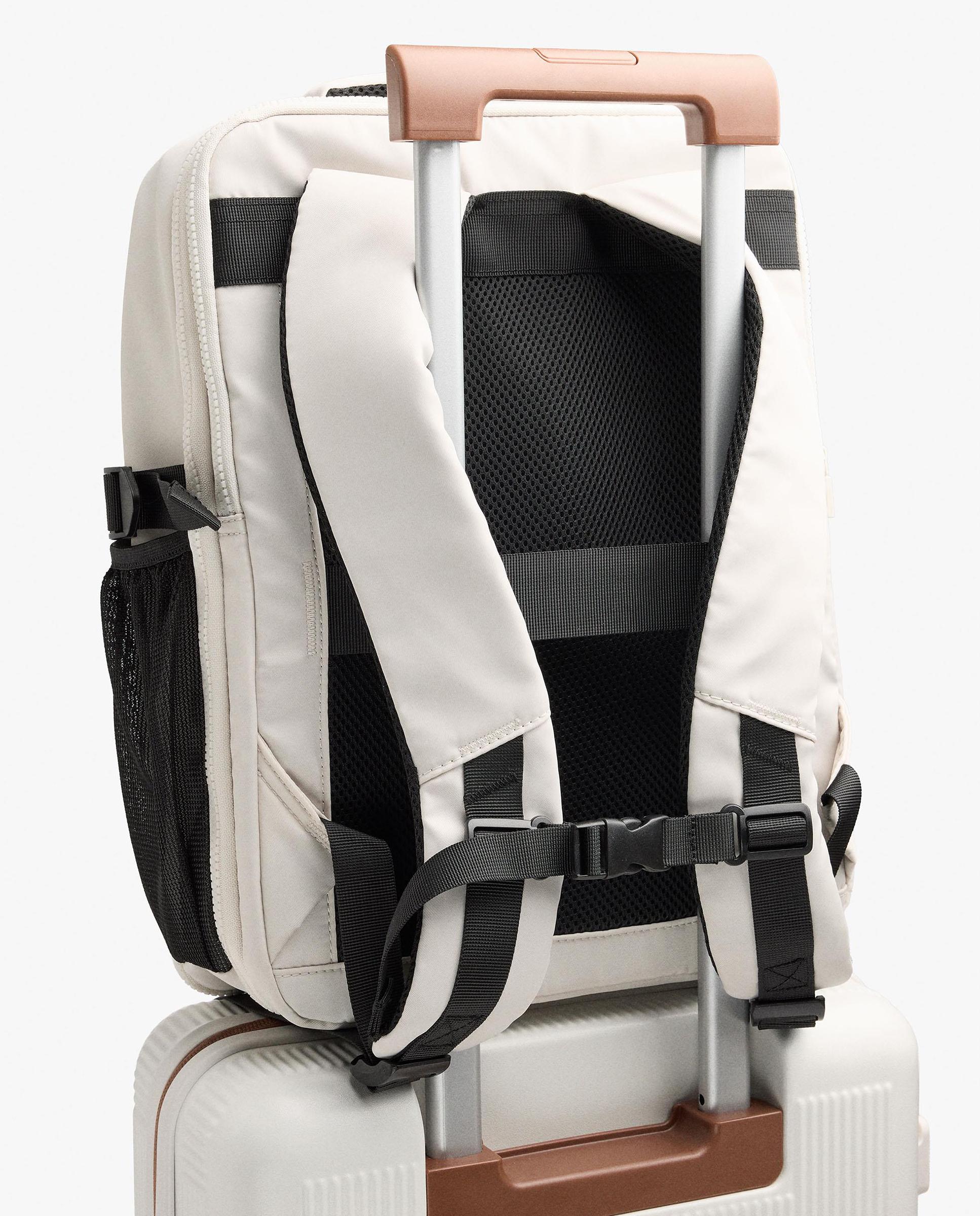 Mochila de mujer con varios compartimentos y cierre de cremallera en liso - Parfois - Crudo Crudo-5