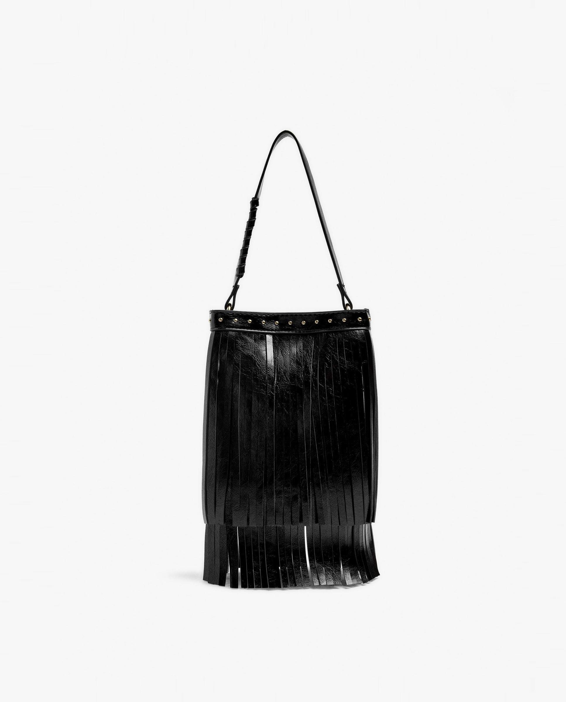 Bolso de hombro estilo bombonera con tachuelas y flecos con cierre imantado en liso - Parfois - Negro Negro-1