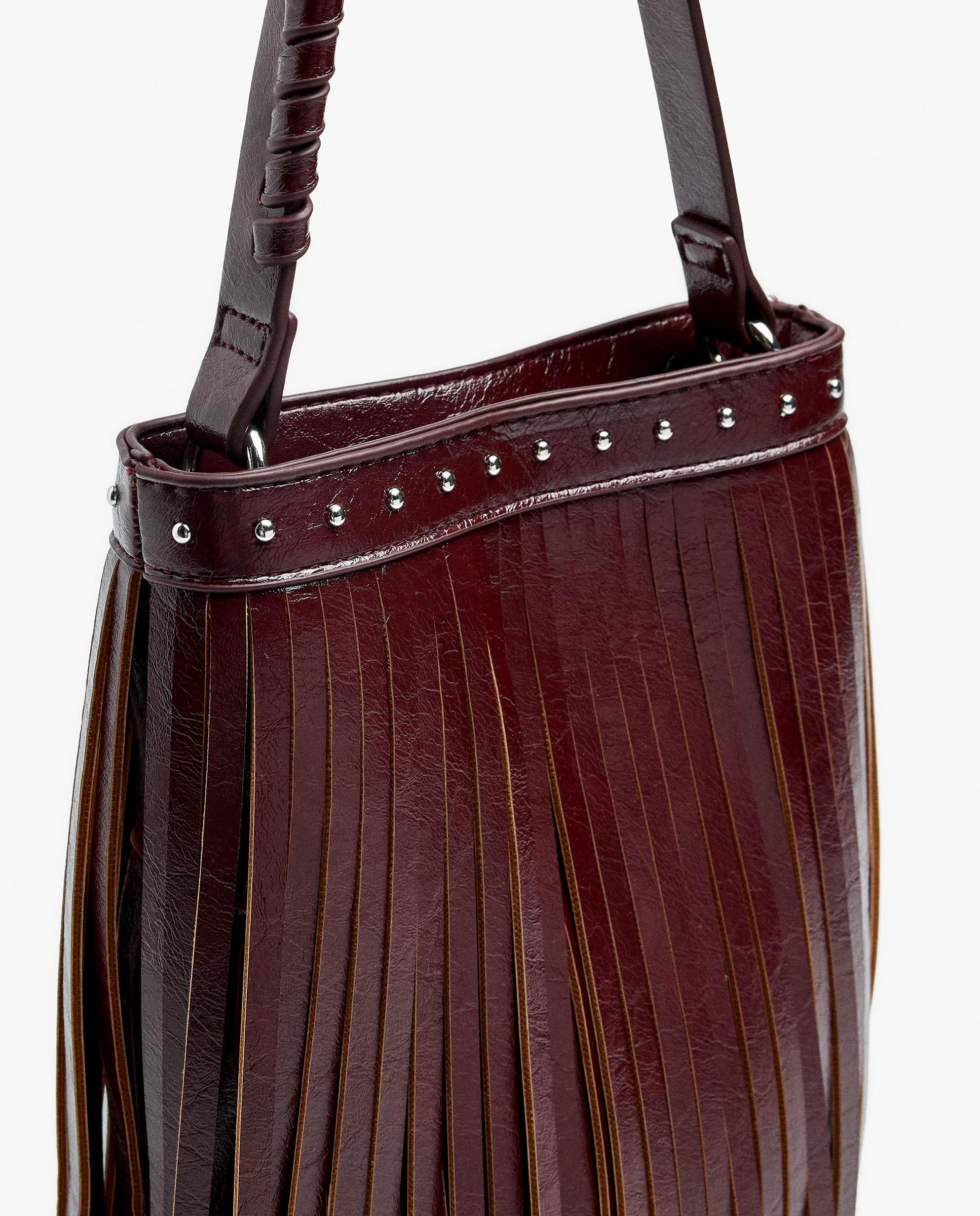 Bolso de hombro estilo bombonera con tachuelas y flecos con cierre imantado en liso - Parfois - Burdeos Burdeos-3