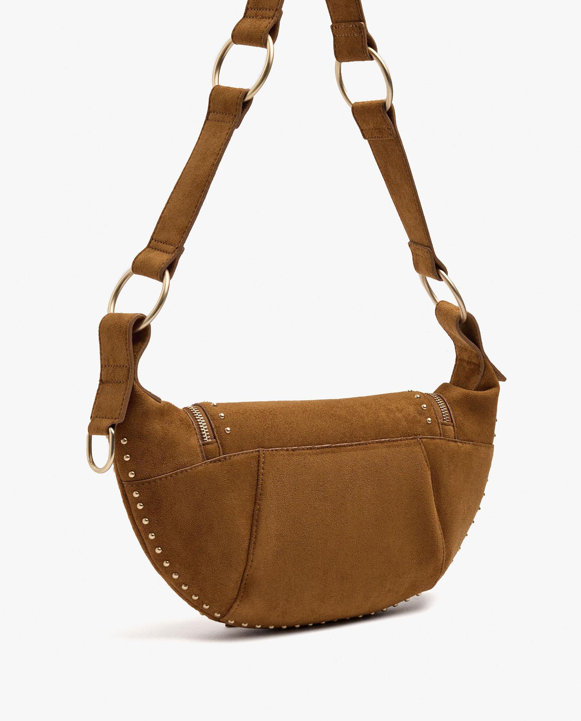 Riñonera de mujer con tachuelas decorativas y cierre de cremallera en liso - Parfois - Camel Camel-2