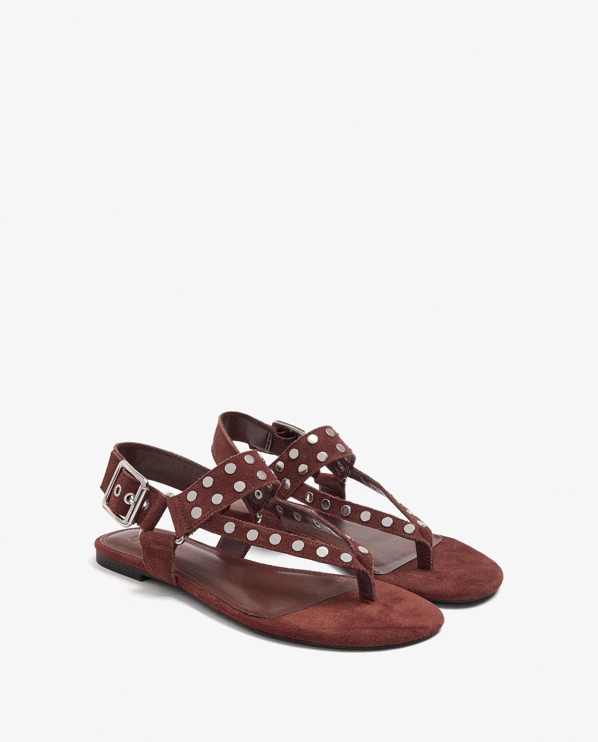Sandalias planas de mujer 100% piel con tiras y tachuelas decorativas - Parfois - Rojo Rojo-2
