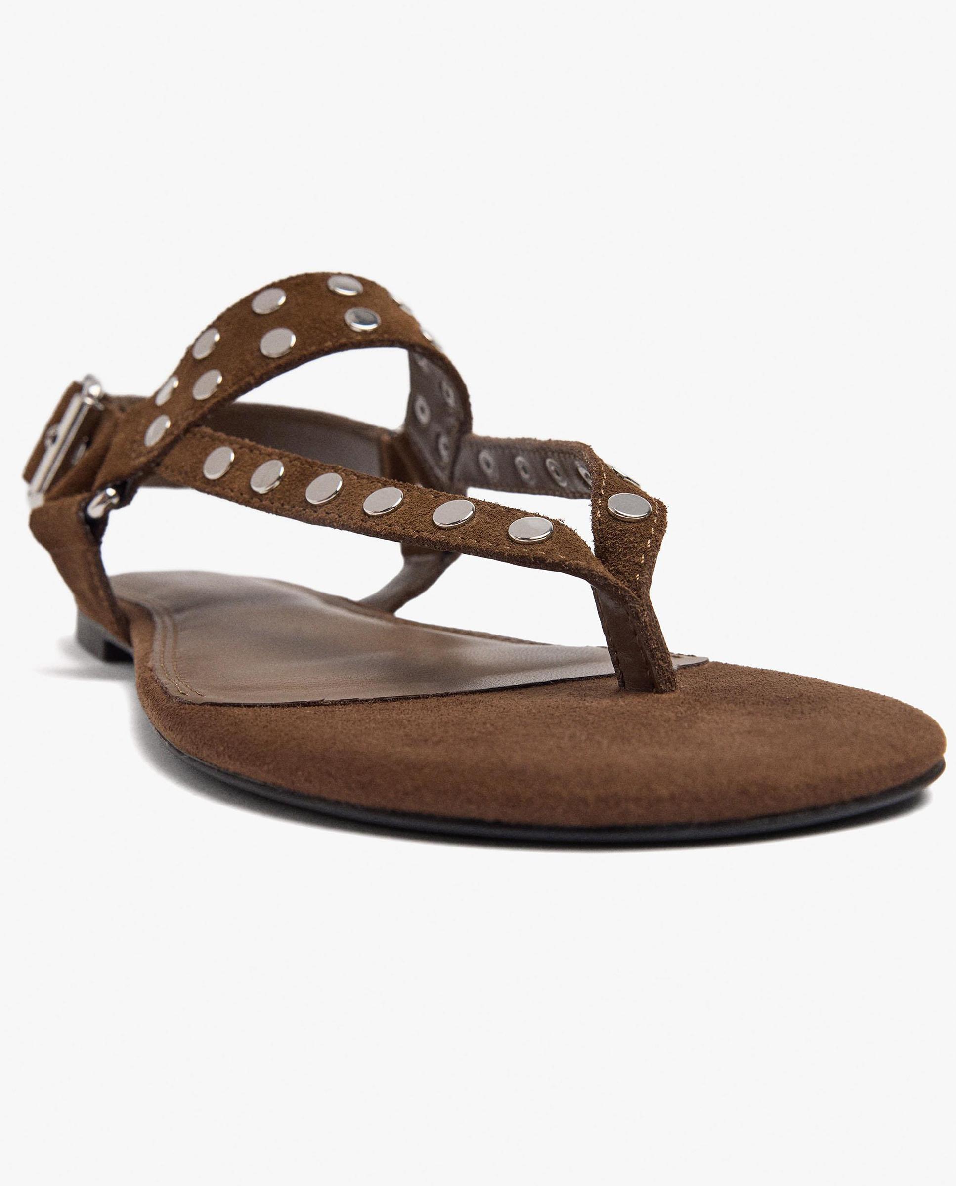 Sandalias planas de mujer 100% piel con tiras y tachuelas decorativas - Parfois - Marrón Marrón-5