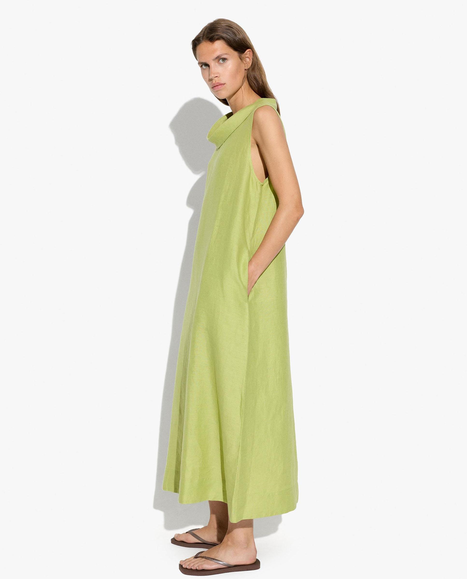Vestido largo 100% lino con cuello drapeado - Parfois - Verde Verde-3