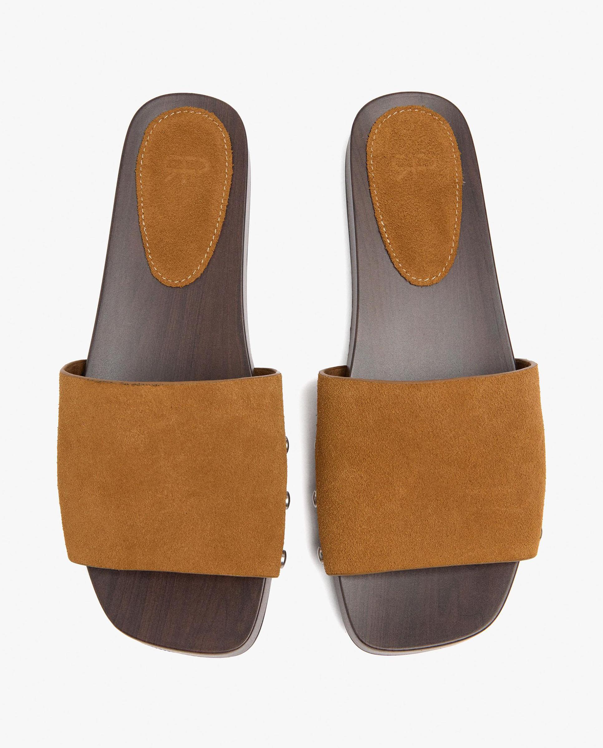 Sandalias planas de mujer 100% piel con tira ancha y tachuelas laterales - Parfois - Camel Camel-3