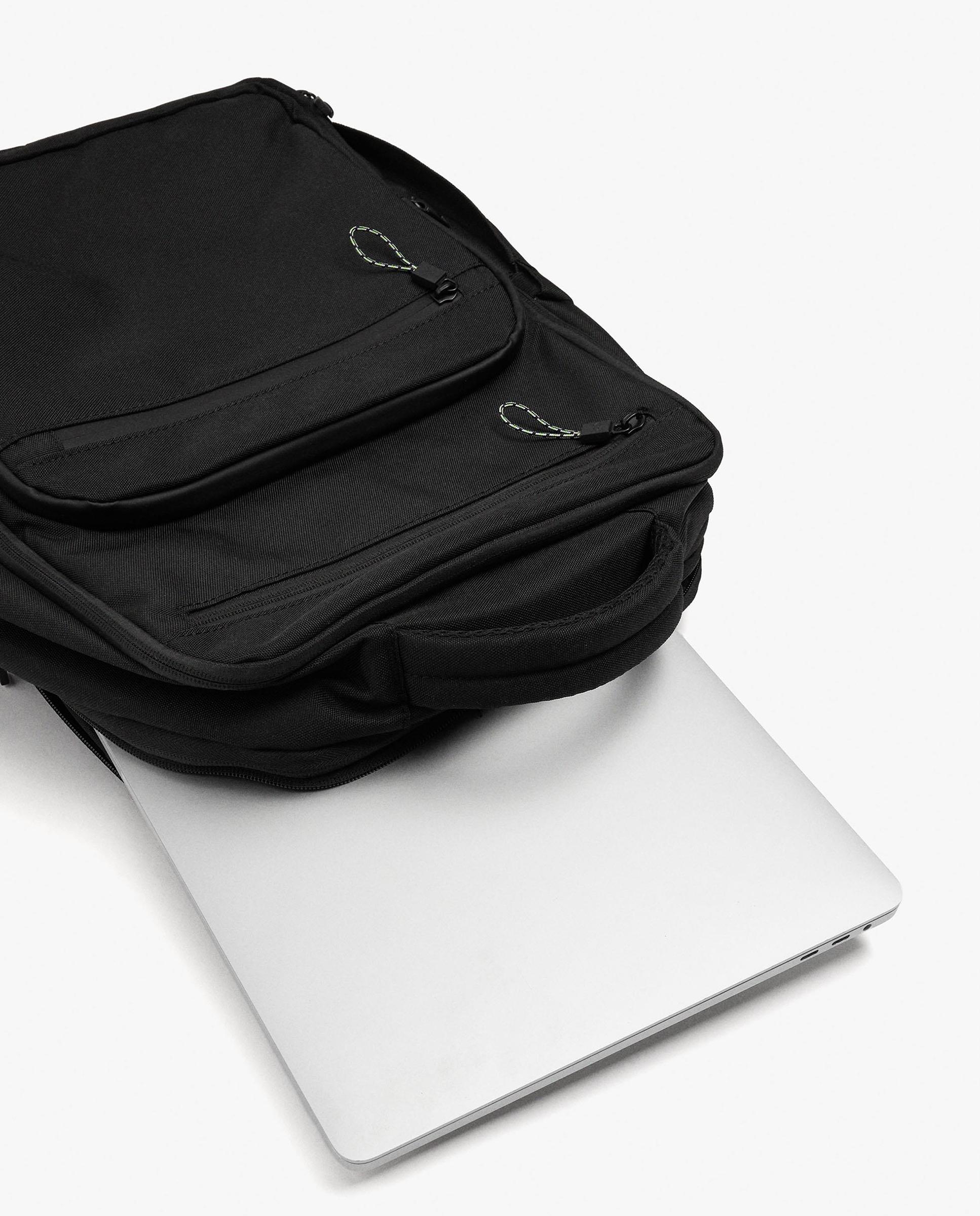 Mochila de mujer con varios compartimentos y cierre de cremallera en liso - Parfois - Negro Negro-4