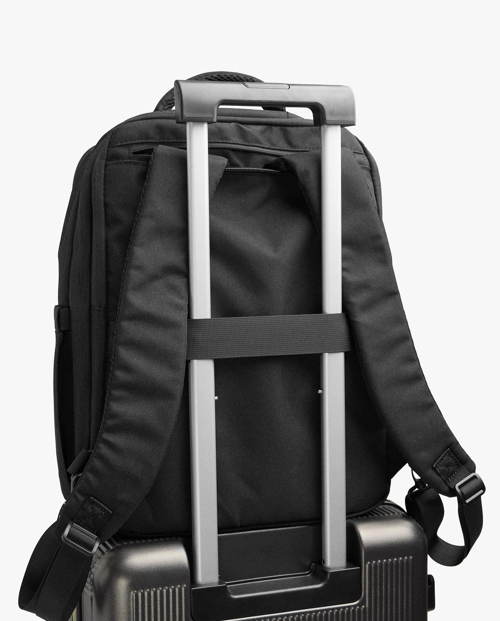 Mochila de mujer con varios compartimentos y cierre de cremallera en liso - Parfois - Negro Negro-5