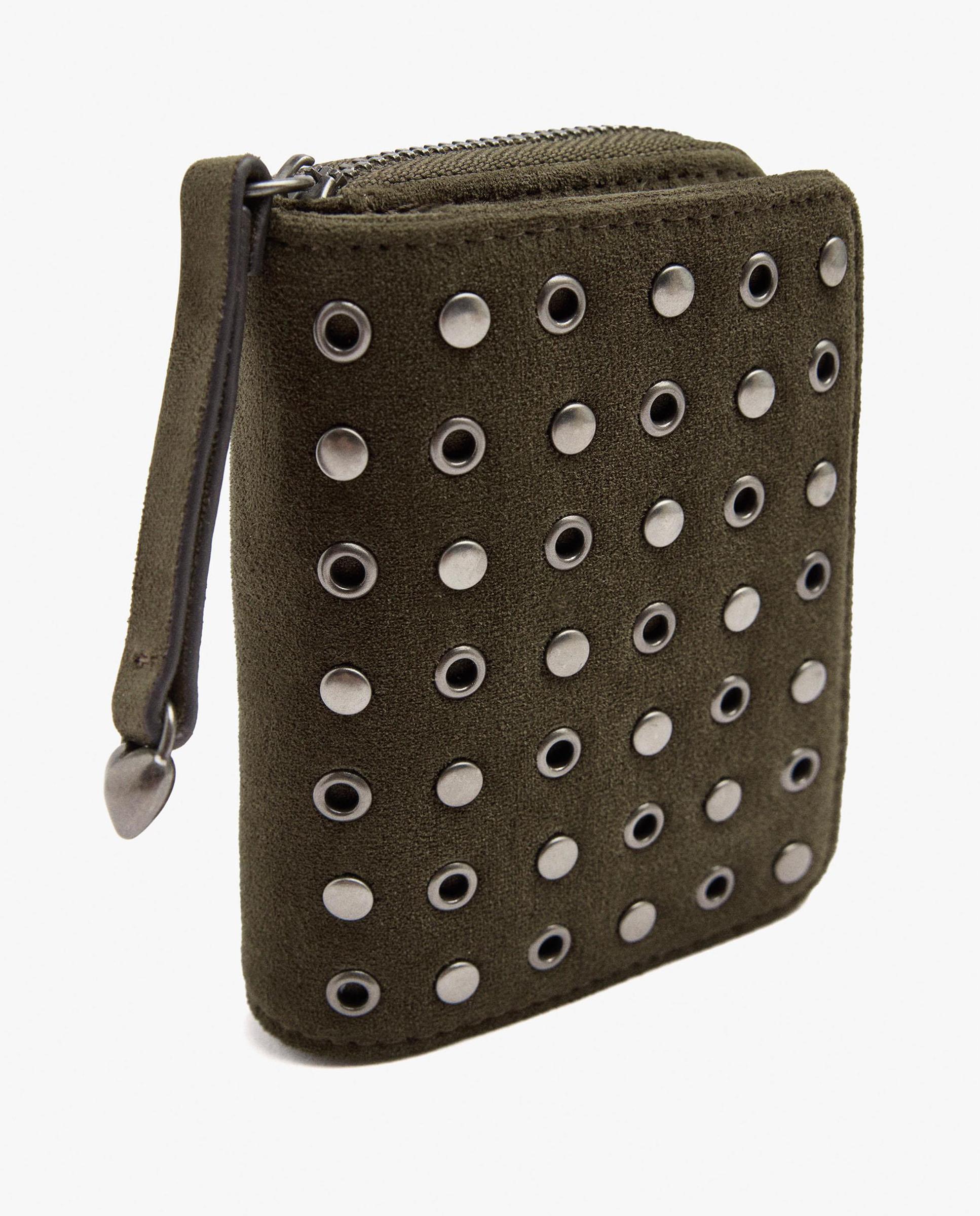 Cartera de mujer pequeña con tachuelas decorativas y cierre de cremallera en liso - Parfois - Kaki Kaki-3