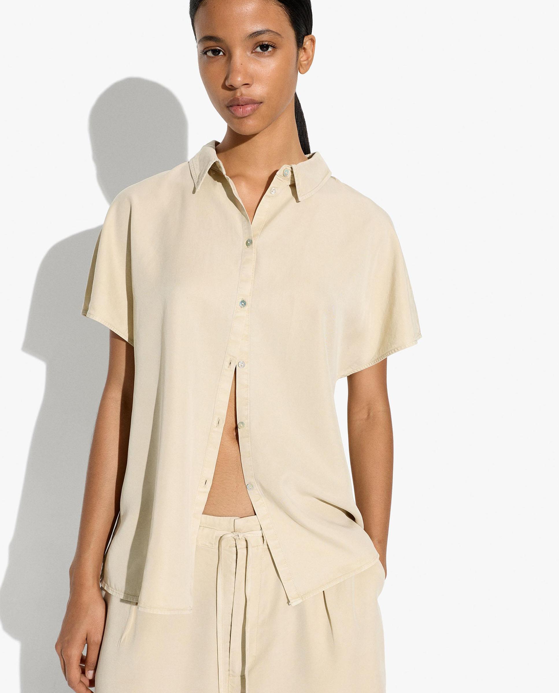 Camisa de mujer 100% liocel de manga corta en liso - Parfois - Beige Beige-1