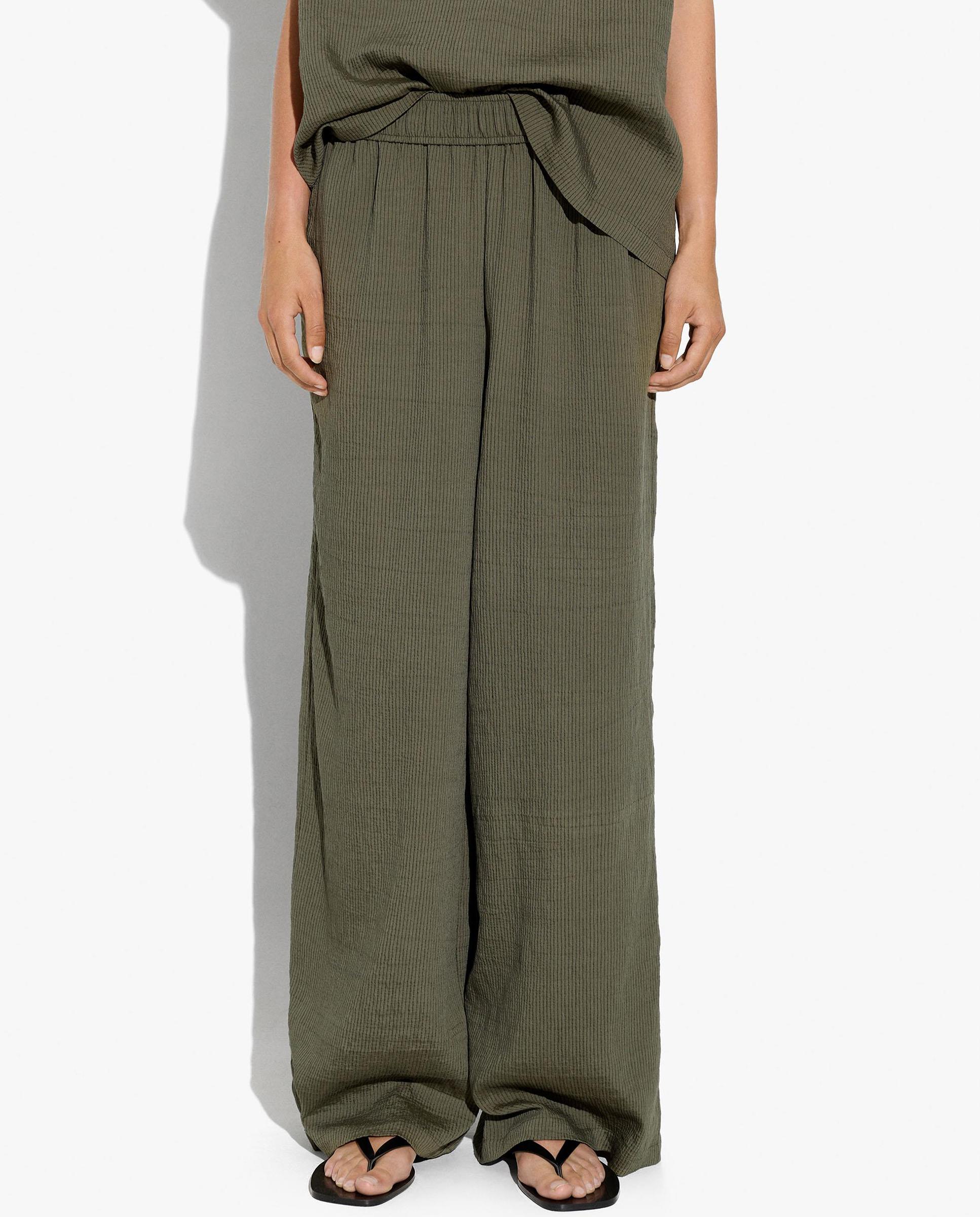 Pantalones rectos de mujer con cintura elástica y rayas texturizadas - Parfois - Kaki Kaki-2