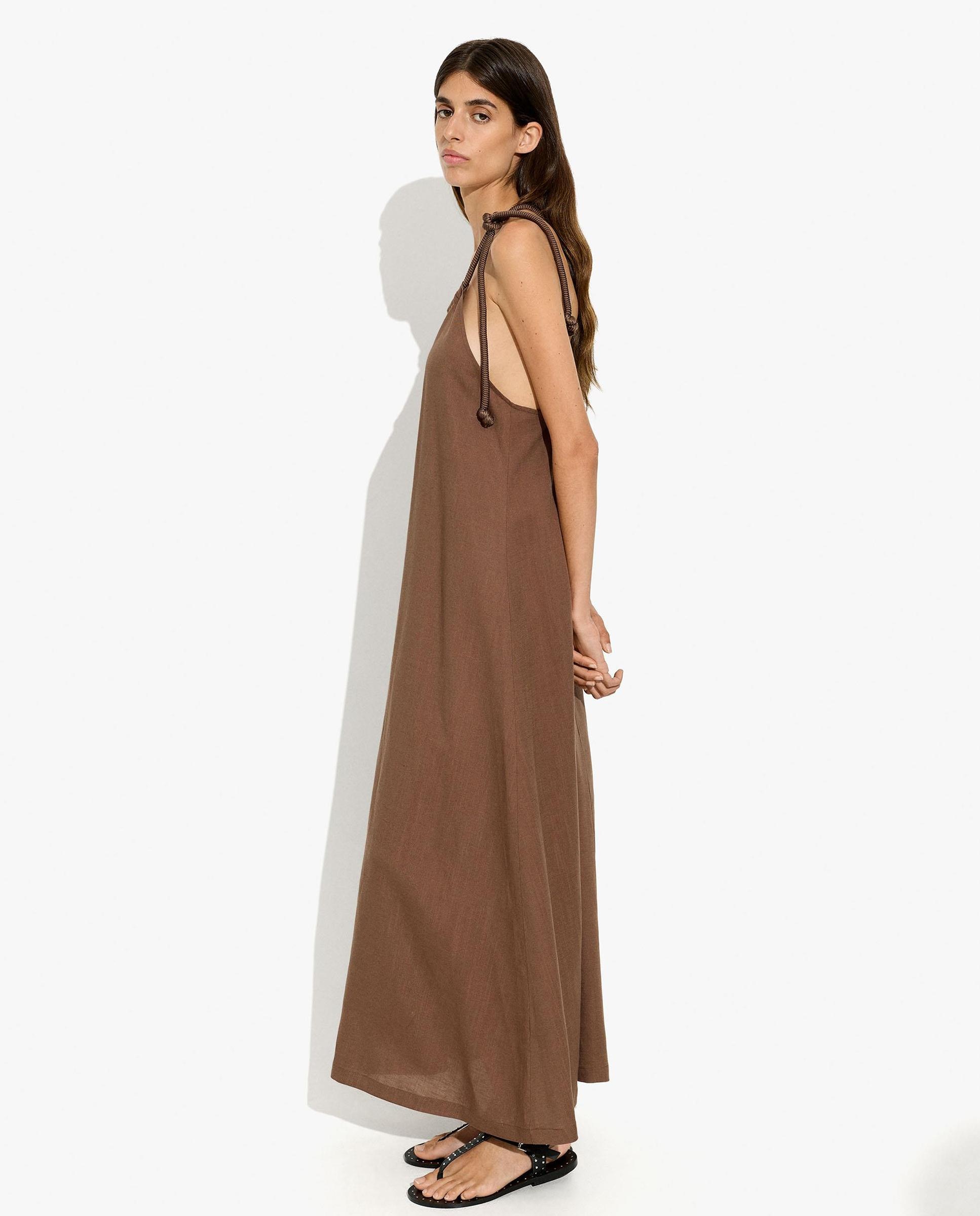 Vestido largo con cuello halter en liso - Parfois - Marrón oscuro Marrón oscuro-2