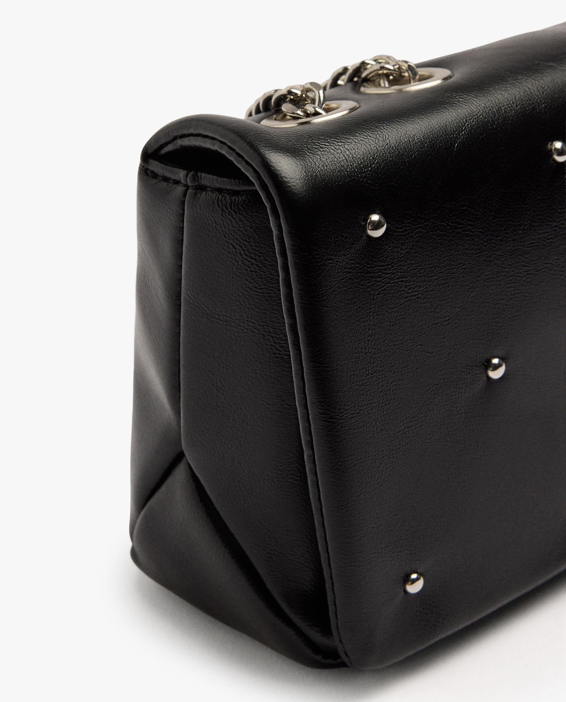 Bolso de hombro con solapa y cierre imantado con tachuelas decorativas - Parfois - Negro Negro-3