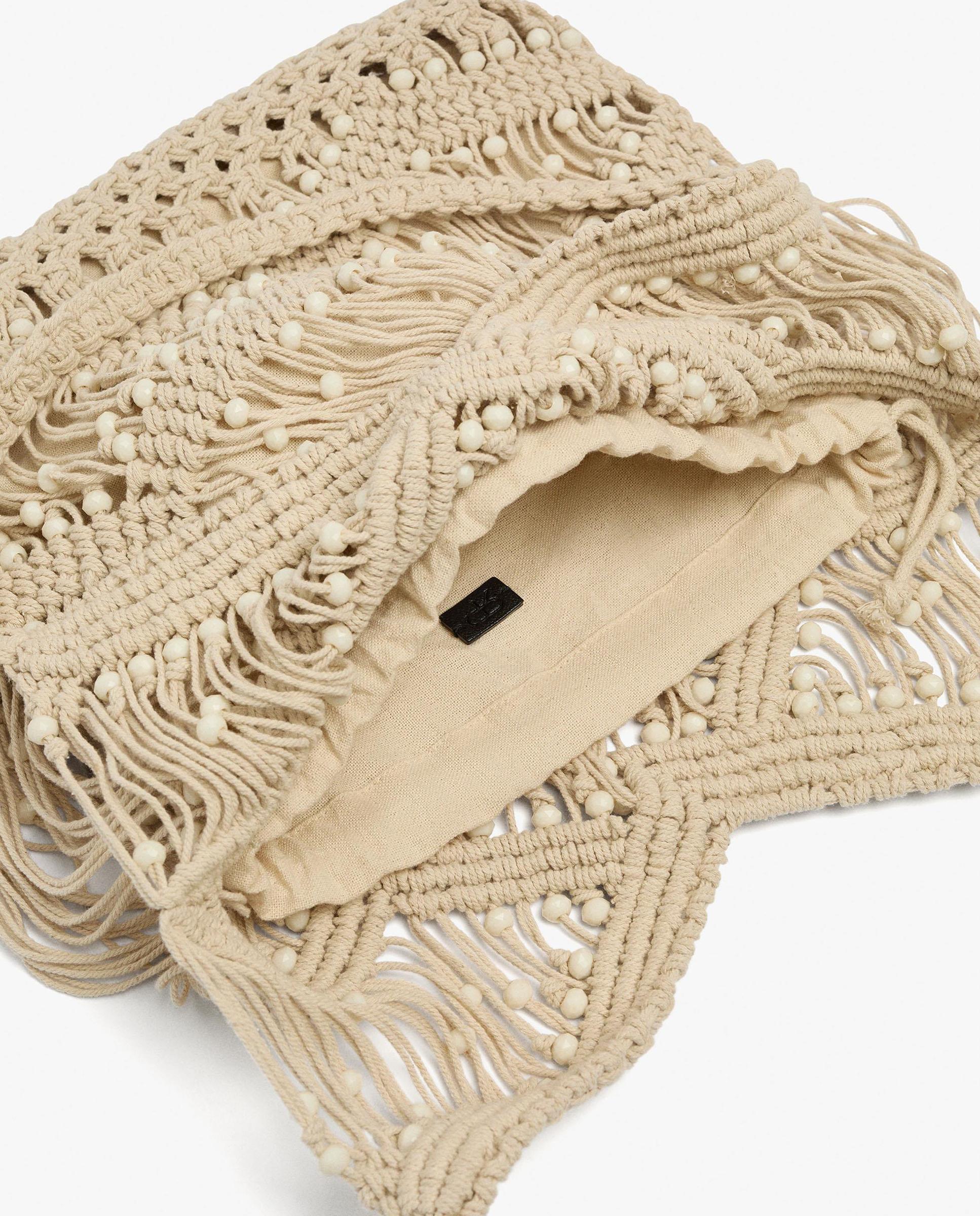 Imagen 4 de Bolso de mano estilo tote trenzado con cuentas decorativas - Parfois - Crudo Crudo