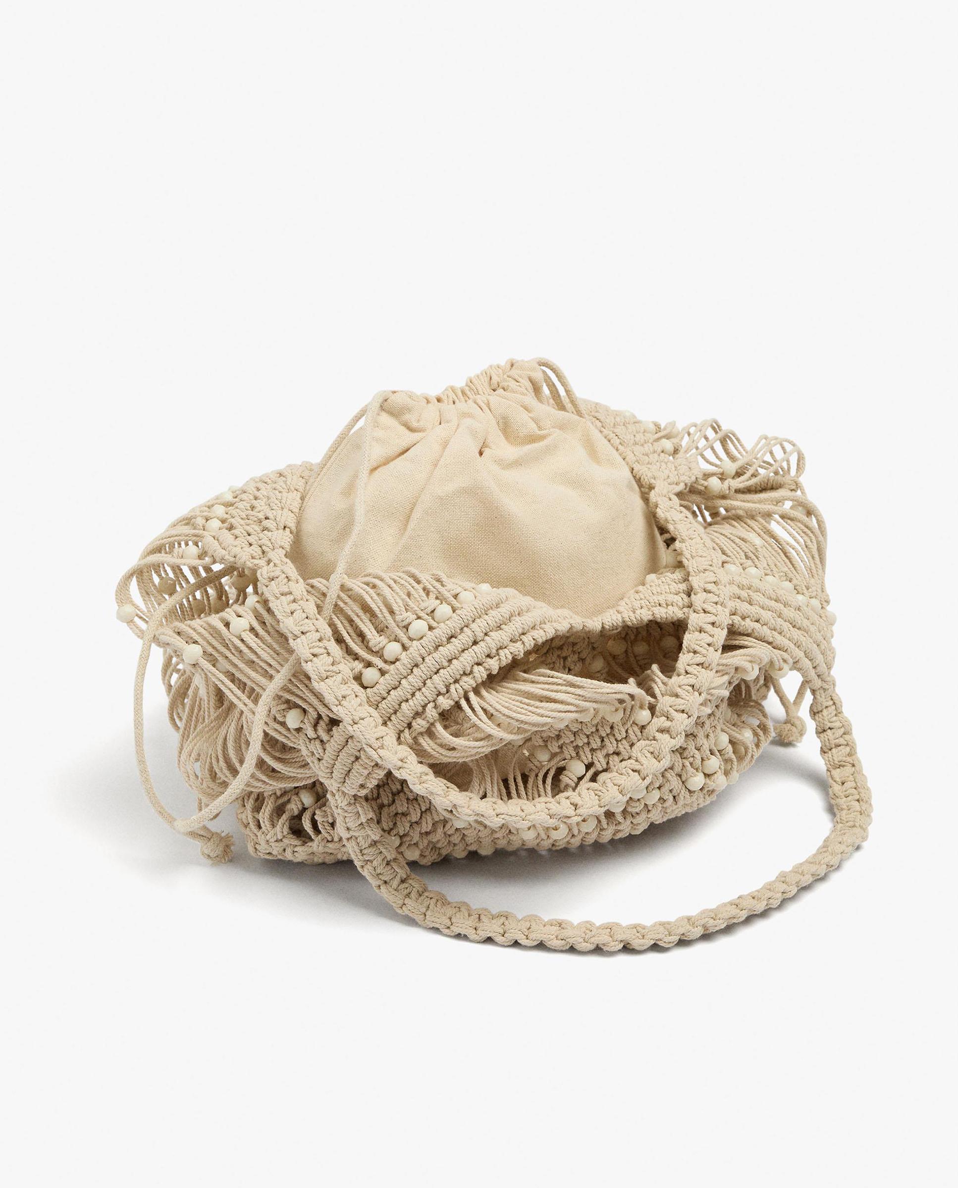 Imagen 5 de Bolso de mano estilo tote trenzado con cuentas decorativas - Parfois - Crudo Crudo