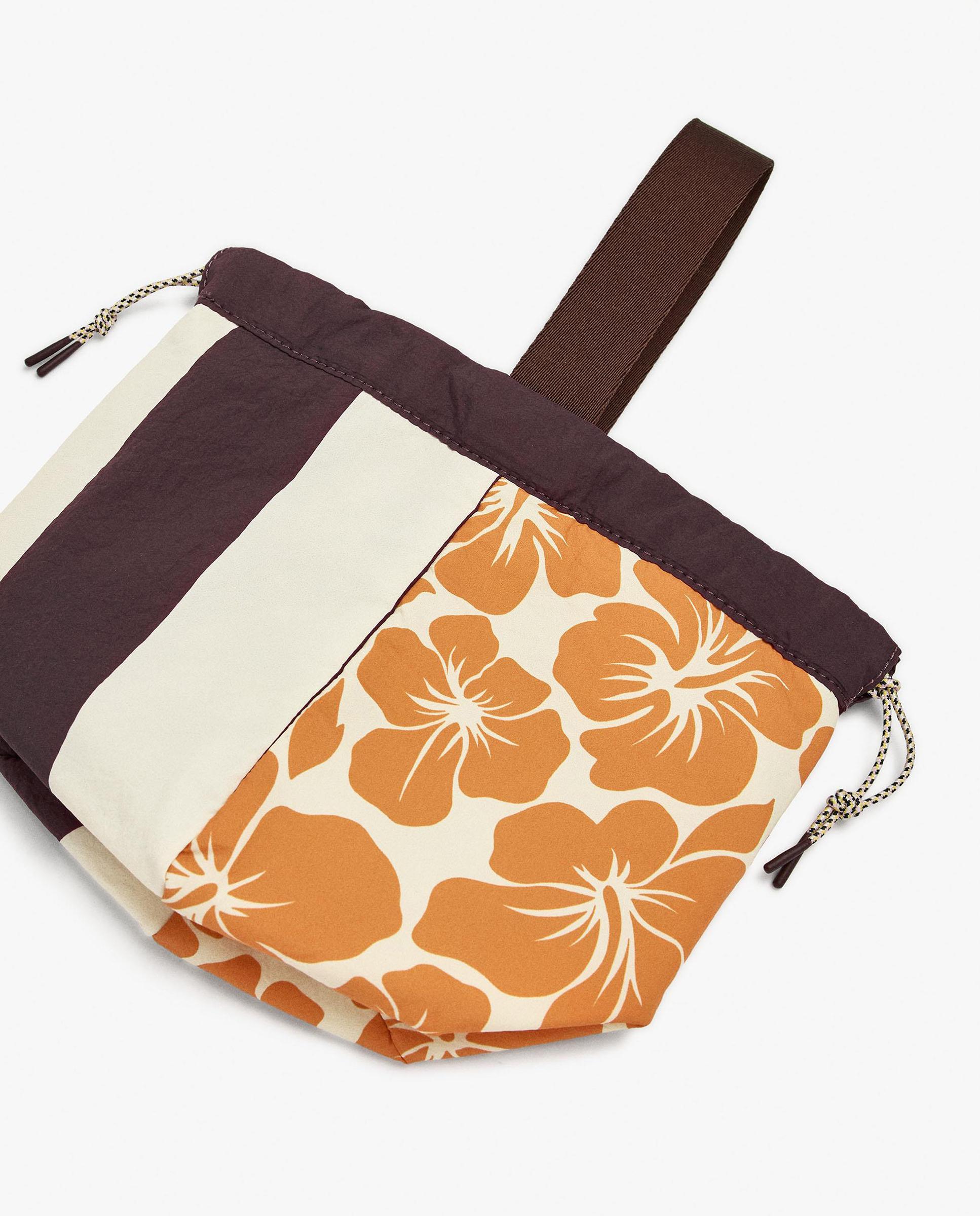 Bolso de mano con cierre de cuerda y estampado floral - Parfois - Multicolor Multicolor-3