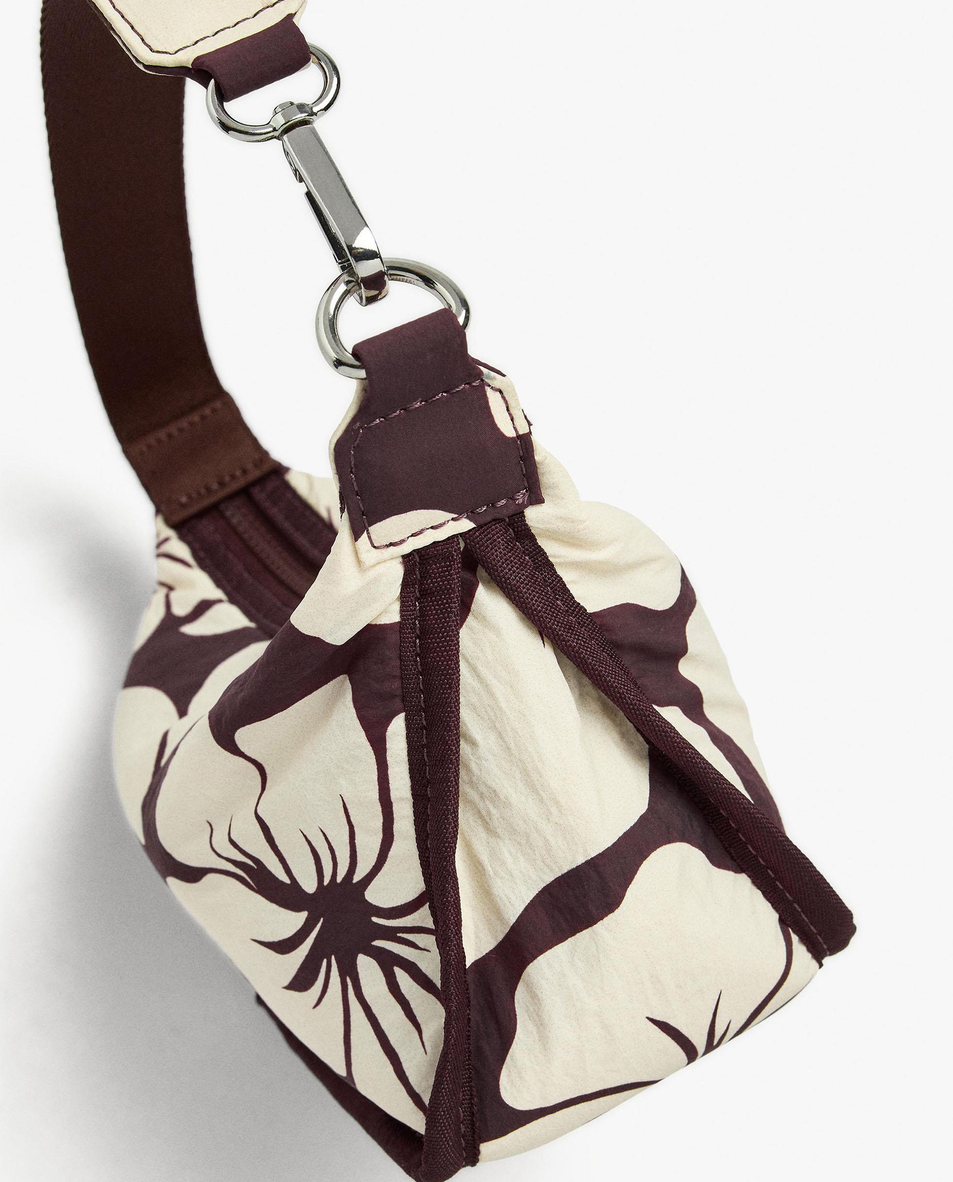 Bolso de hombro con cierre de cremallera y estampado floral - Parfois - Burdeos Burdeos-3