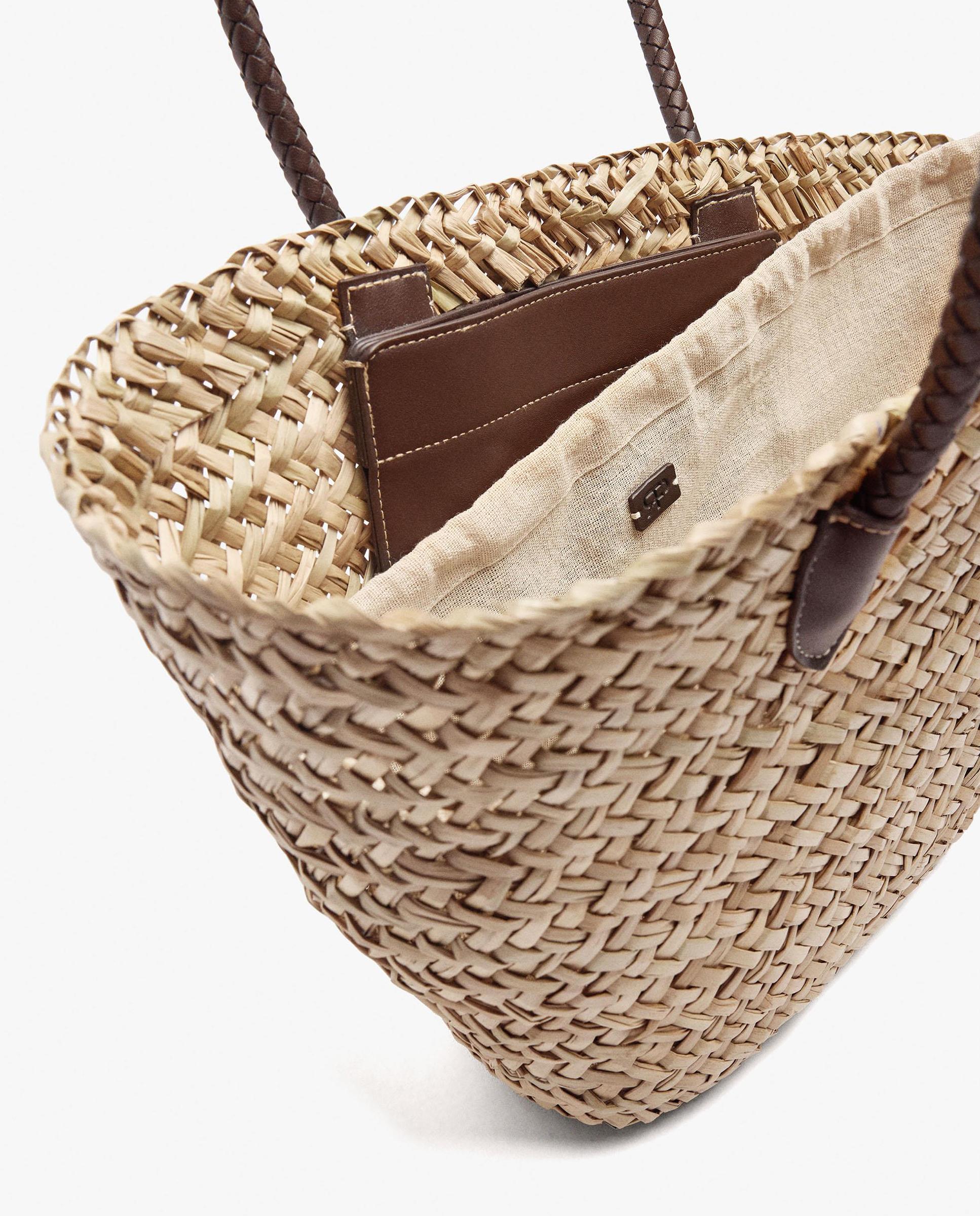 Shopper estilo rafia con cierre de cuerda en liso - Parfois - Natural Natural-5