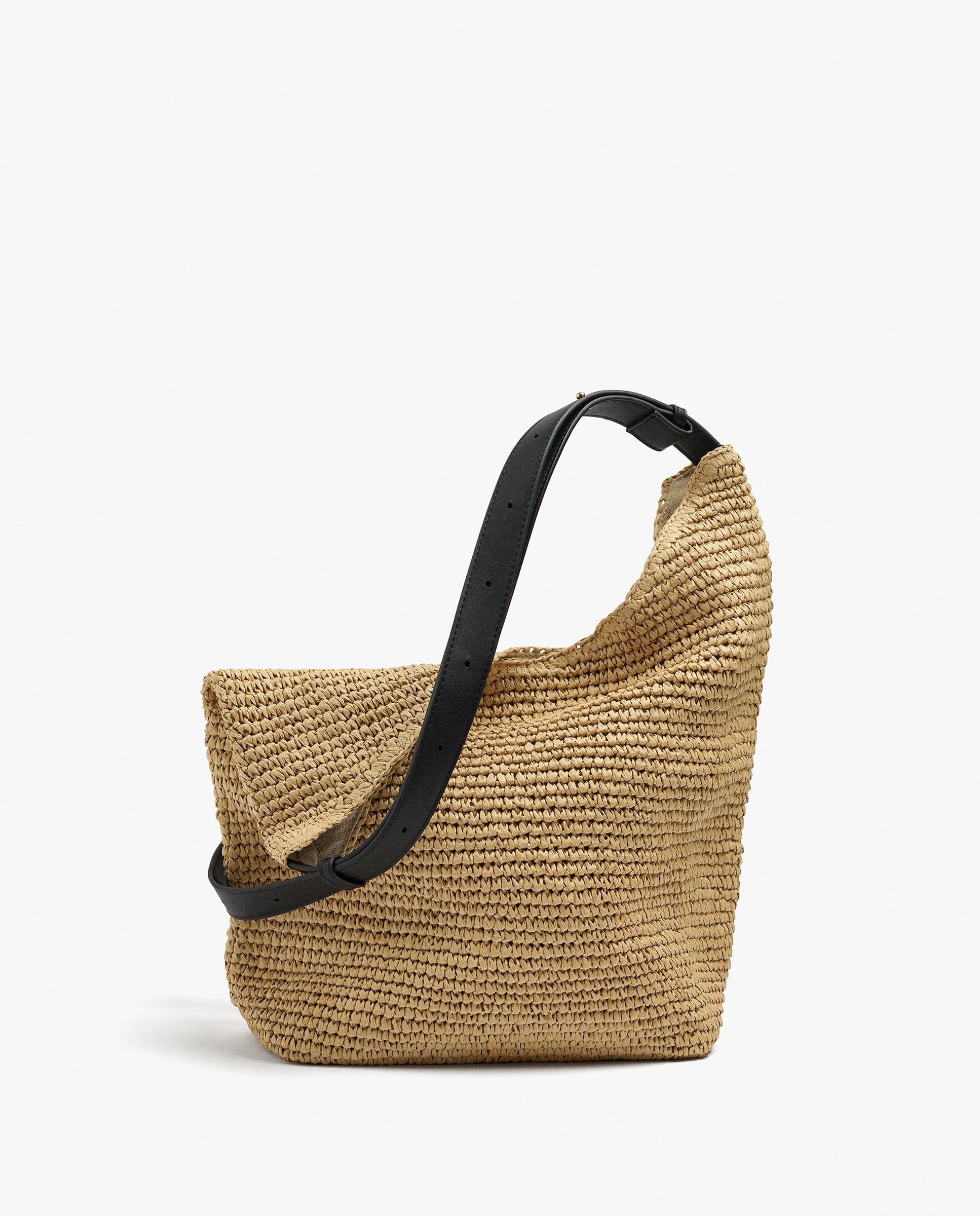 Imagen 0 de Bolso de hombro efecto rafia con cierre imantado Natural