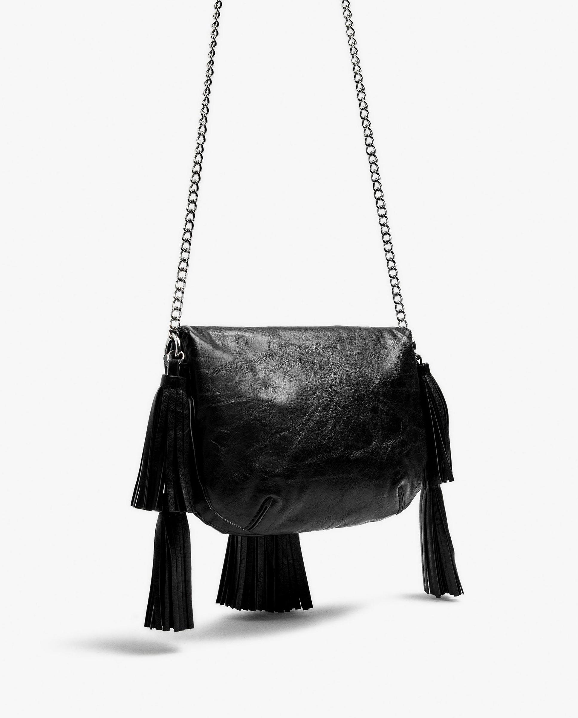 Bandolera de mujer con solapa y borlas decorativas con cierre imantado en liso - Parfois - Negro Negro-2