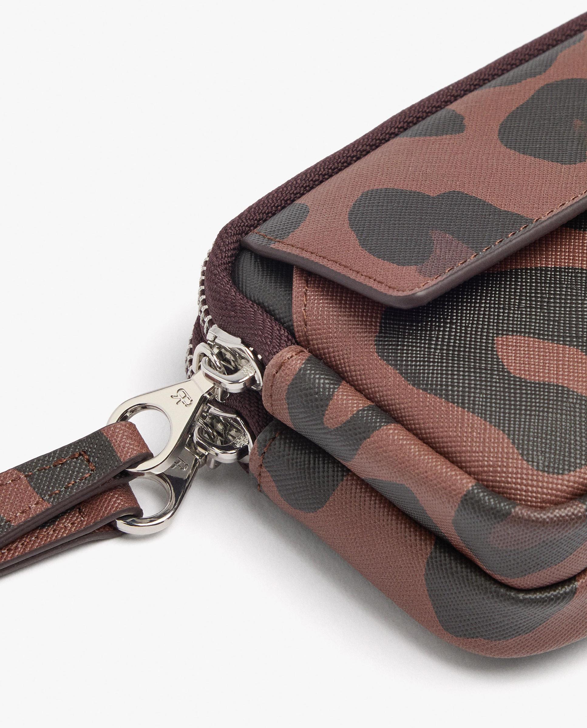 Neceser con varios compartimentos y cierre de cremallera con estampado animal print - Parfois - Marrón Marrón-3