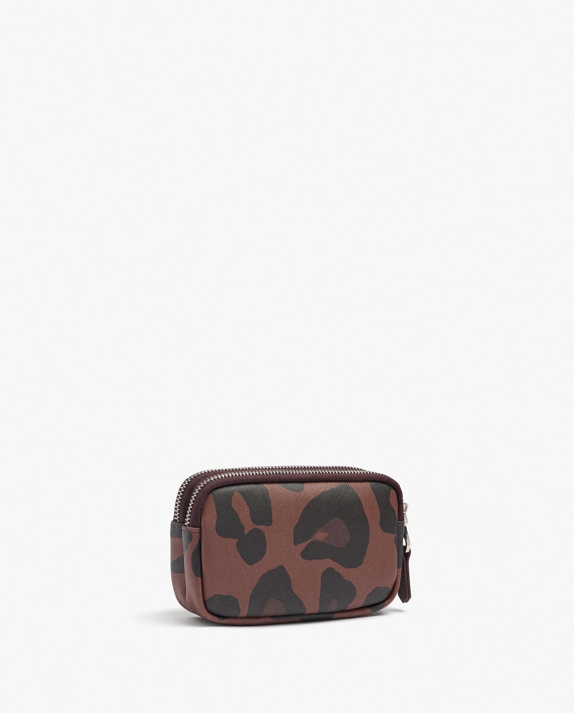 Neceser con varios compartimentos y cierre de cremallera con estampado animal print - Parfois - Marrón Marrón-2