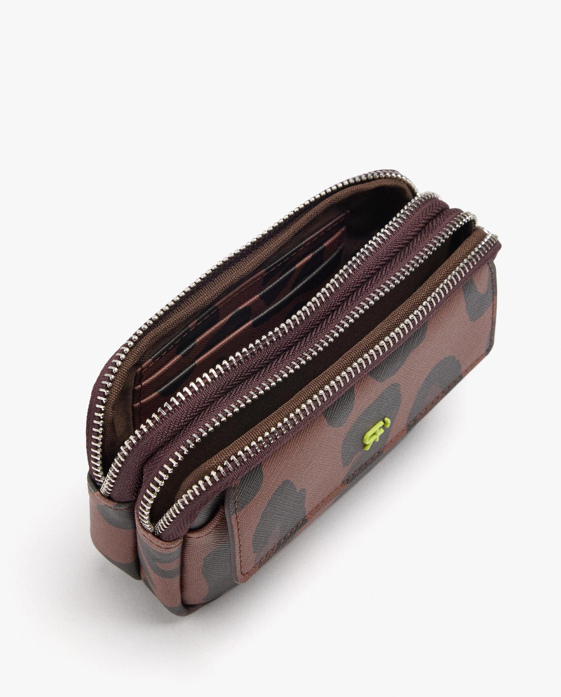 Neceser con varios compartimentos y cierre de cremallera con estampado animal print - Parfois - Marrón Marrón-4