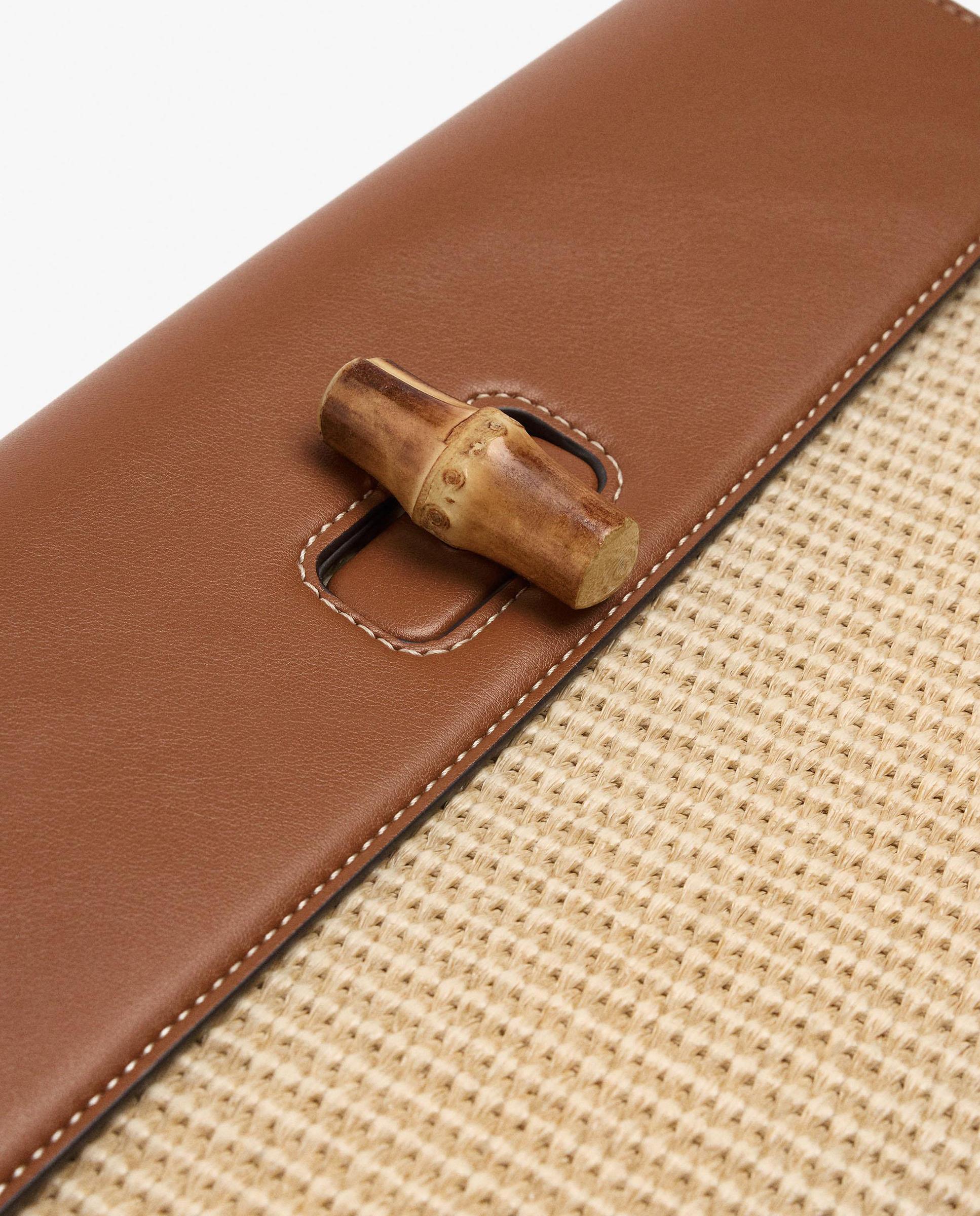 Bolso de mano estilo sobre con cierre de botón en liso - Parfois - Marrón Marrón-3