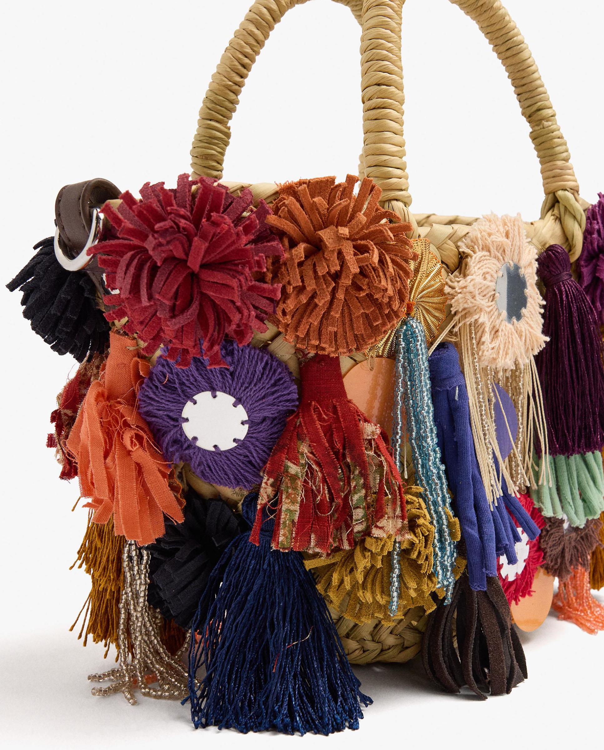Bolso de mano estilo tote convertible a bandolera con cuentas y borlas decorativas - Parfois - Multicolor Multicolor-3