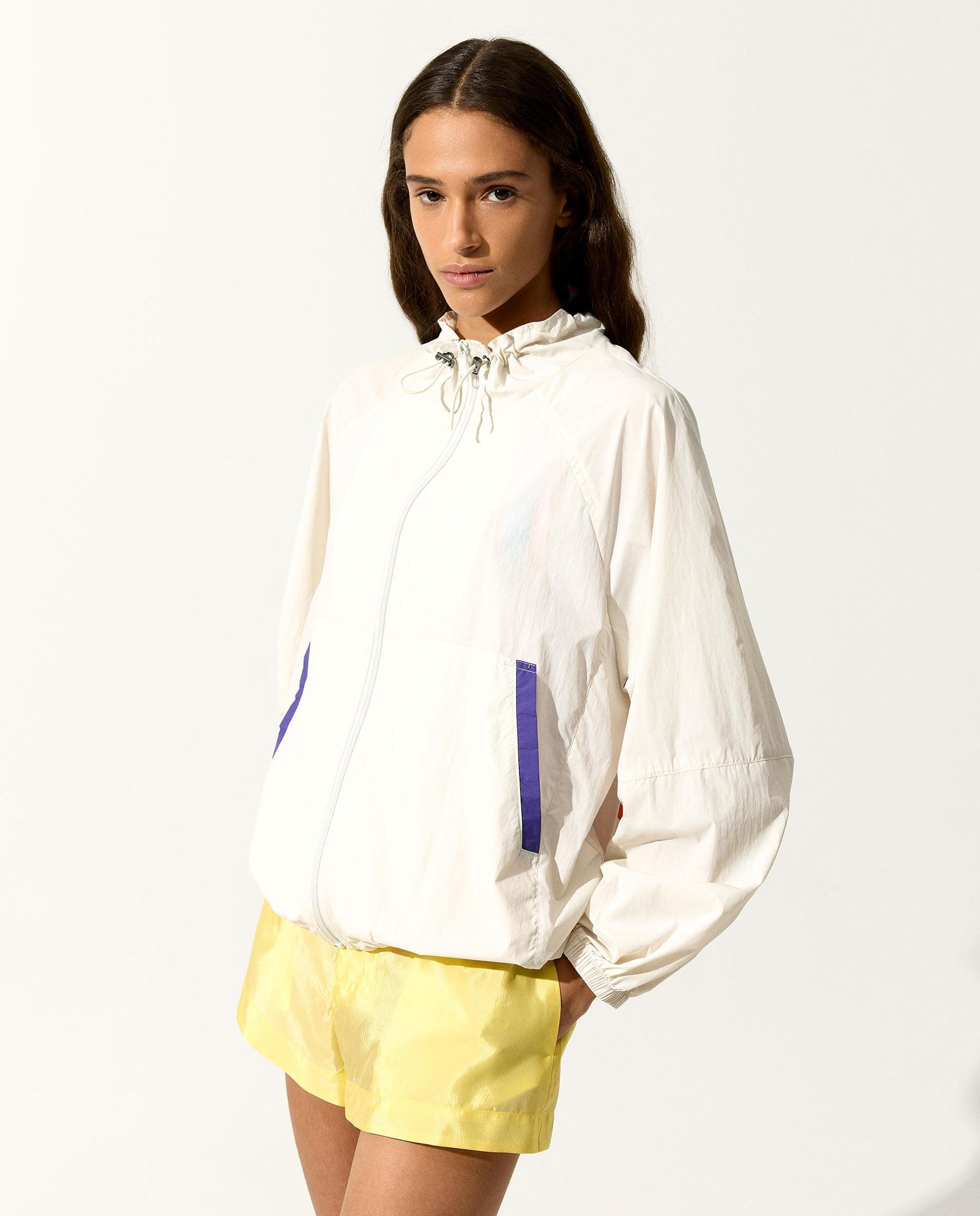 Parfois - Chaqueta de mujer con capucha y cierre de cremallera en liso.
